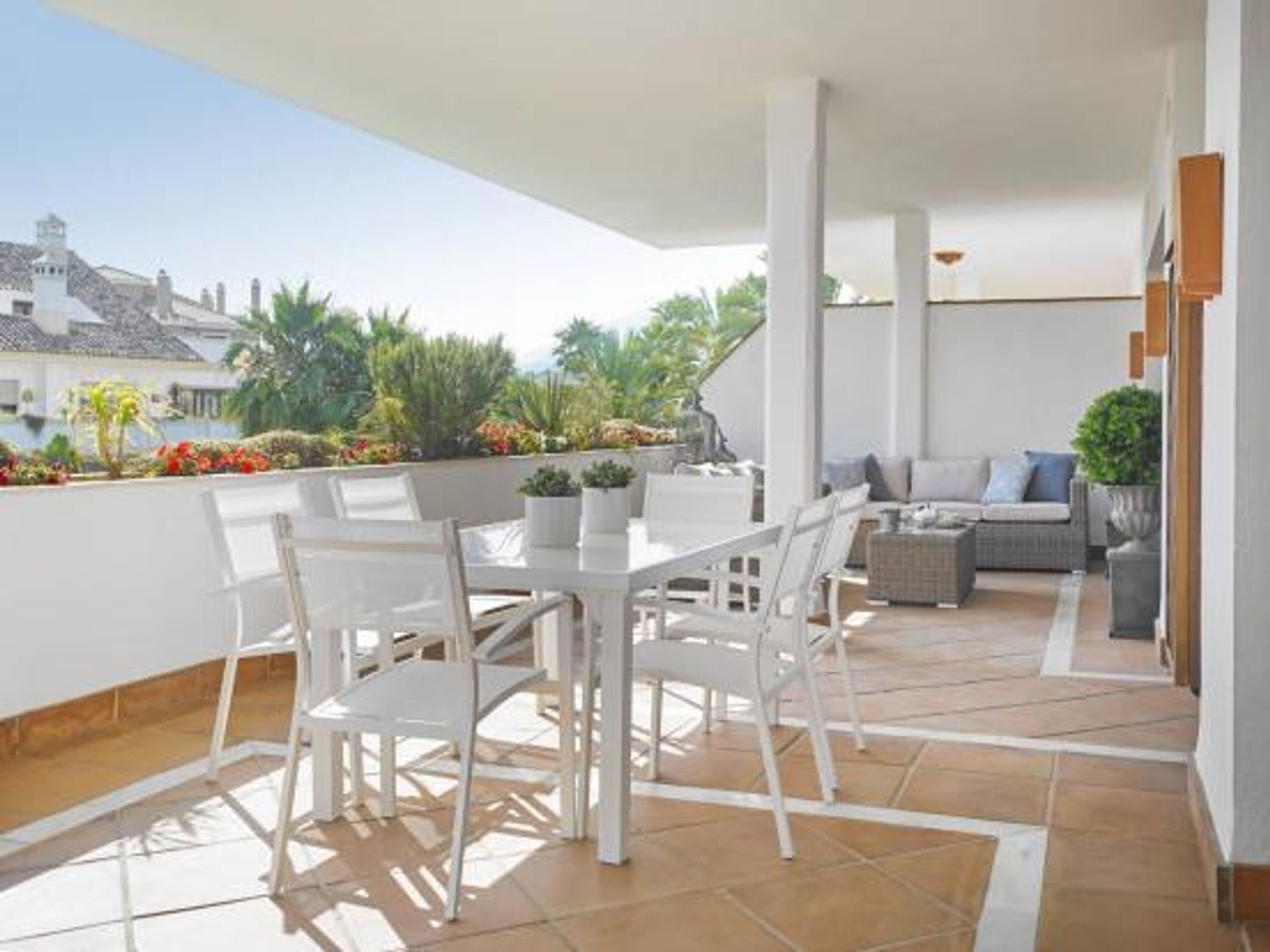 Condominium in El Angel, Andalusia 10016729