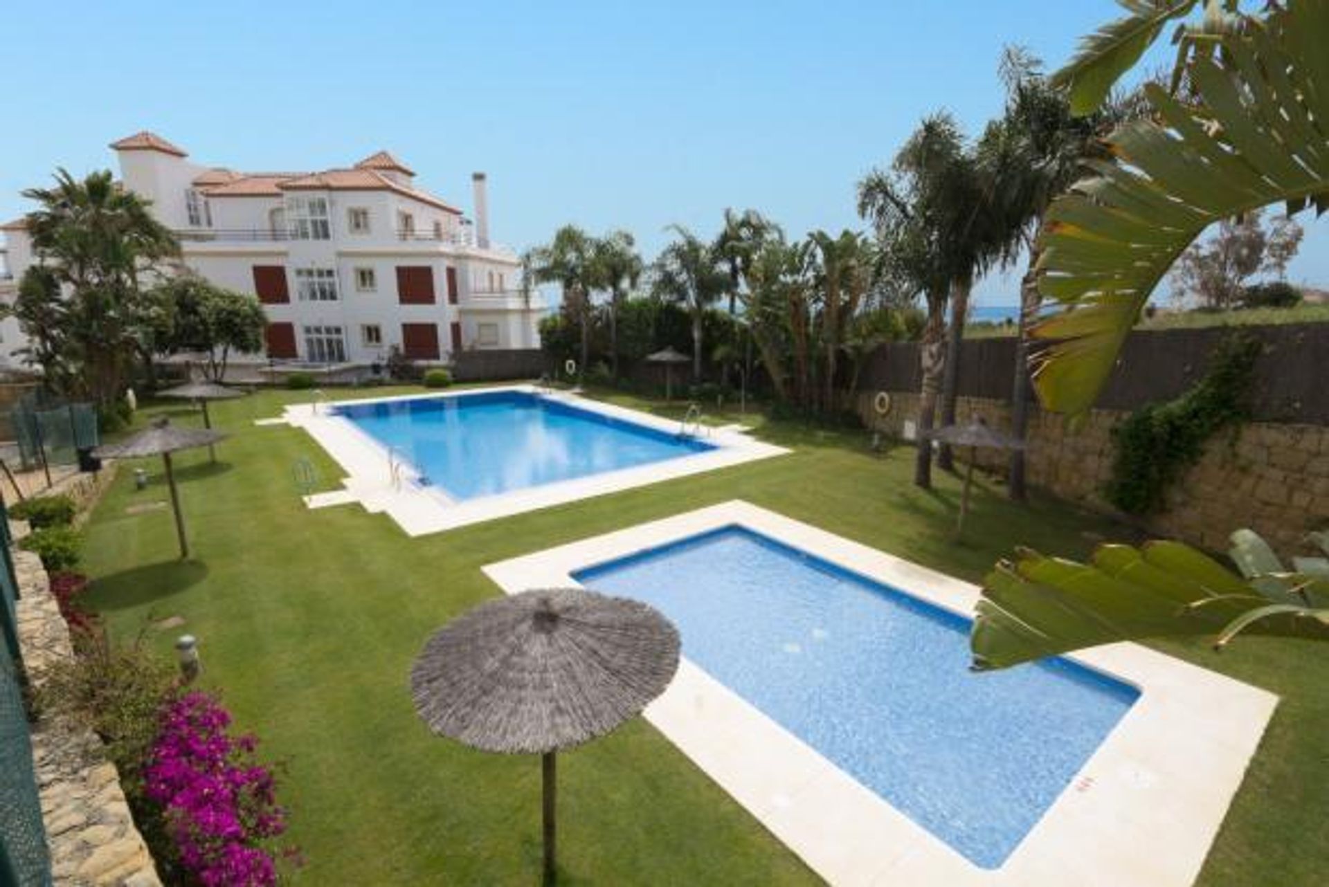 Condominium in Castillo de Sabinillas, Andalusië 10016732