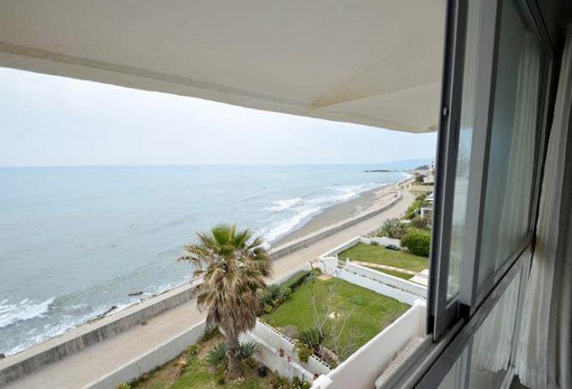 Condominium in Estepona, Málaga 10016733