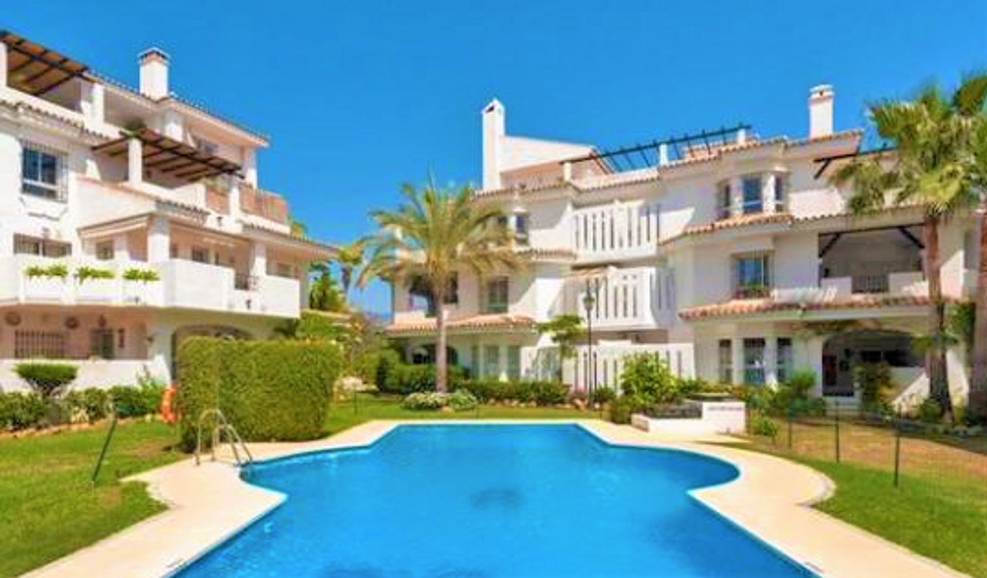 Condominium in El Angel, Andalusia 10016734