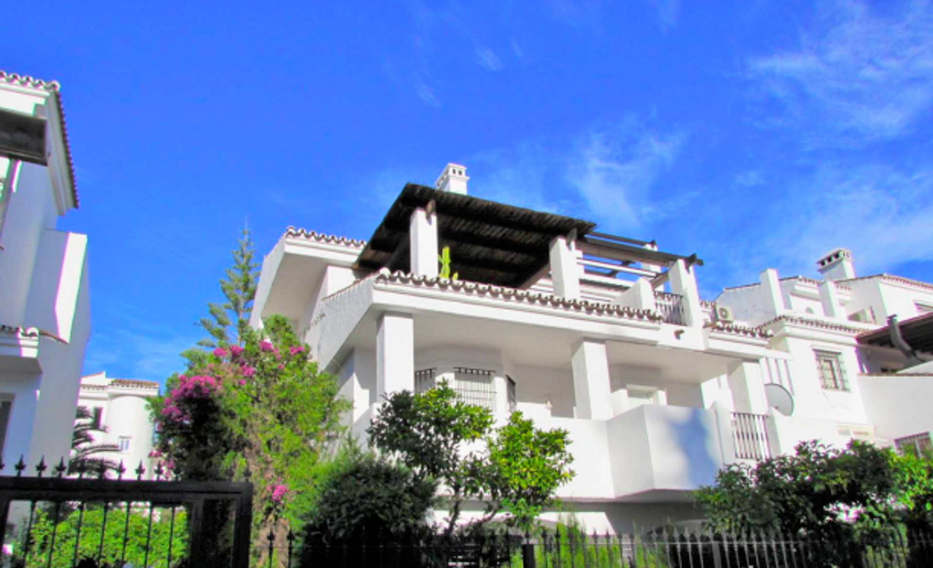 Condominium in El Angel, Andalusia 10016734