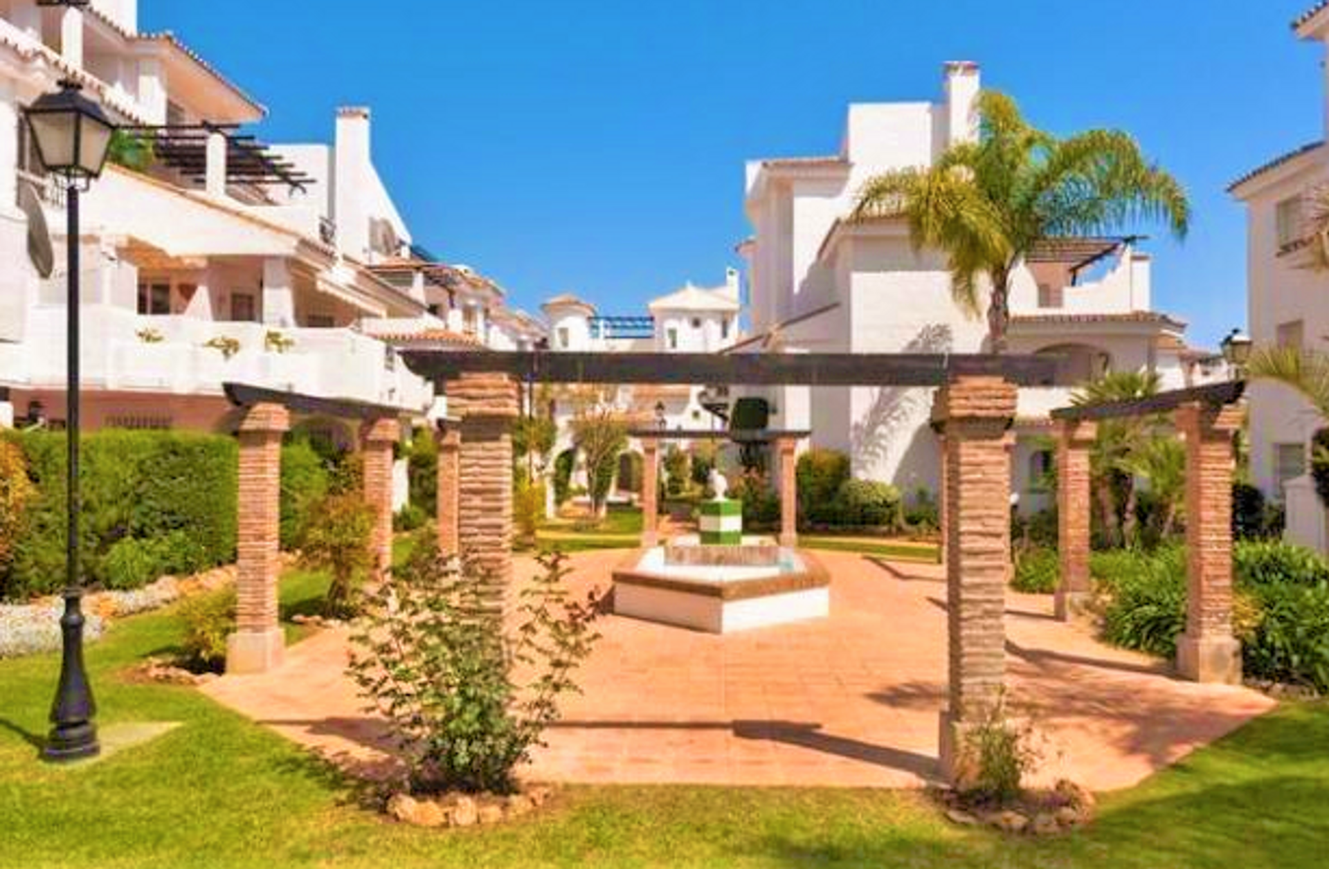 Condominium in Puerto Banus, Málaga 10016734