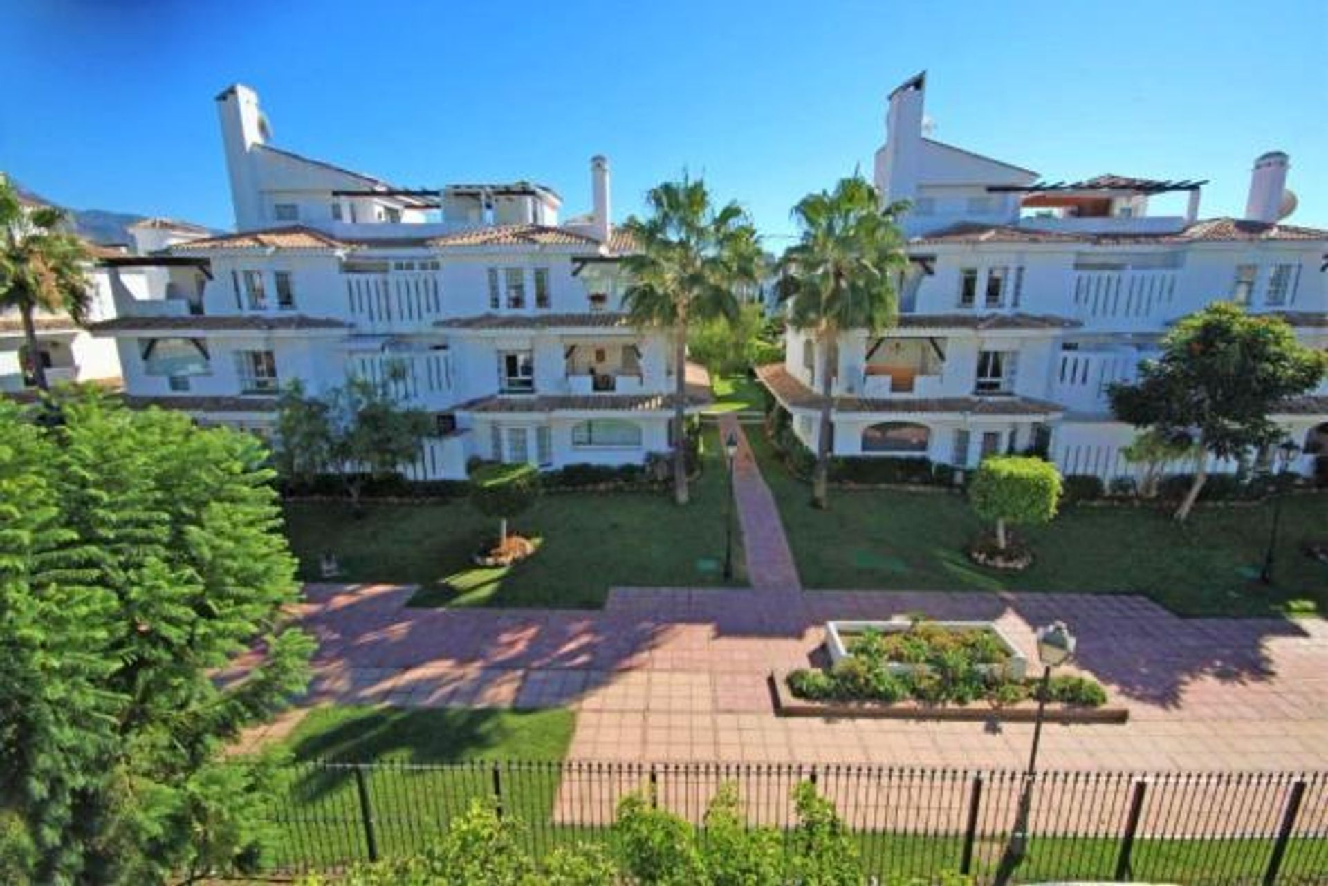 Condominium in Puerto Banus, Málaga 10016734