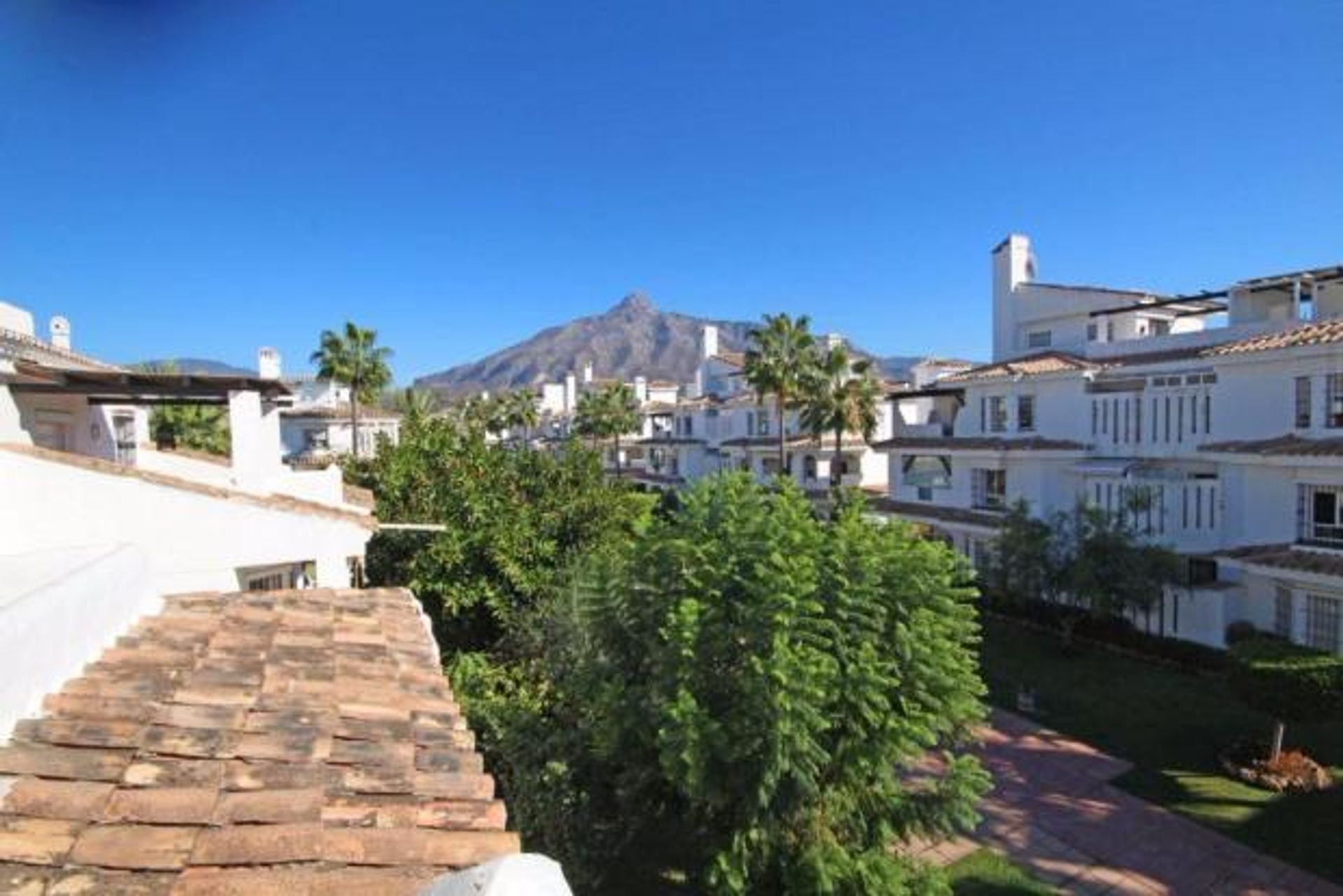 Condominium in Puerto Banus, Málaga 10016734