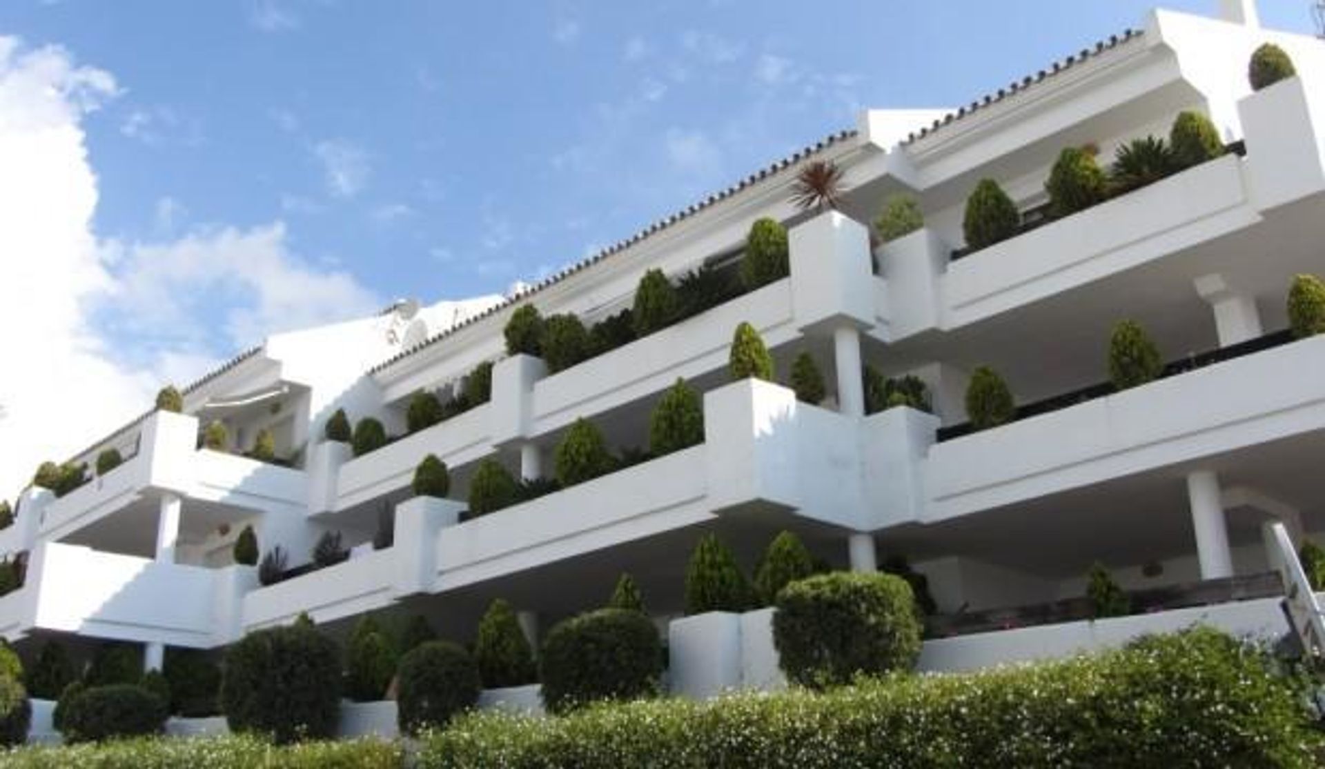 Condominium dans Nueva Andalucia, Málaga 10016735