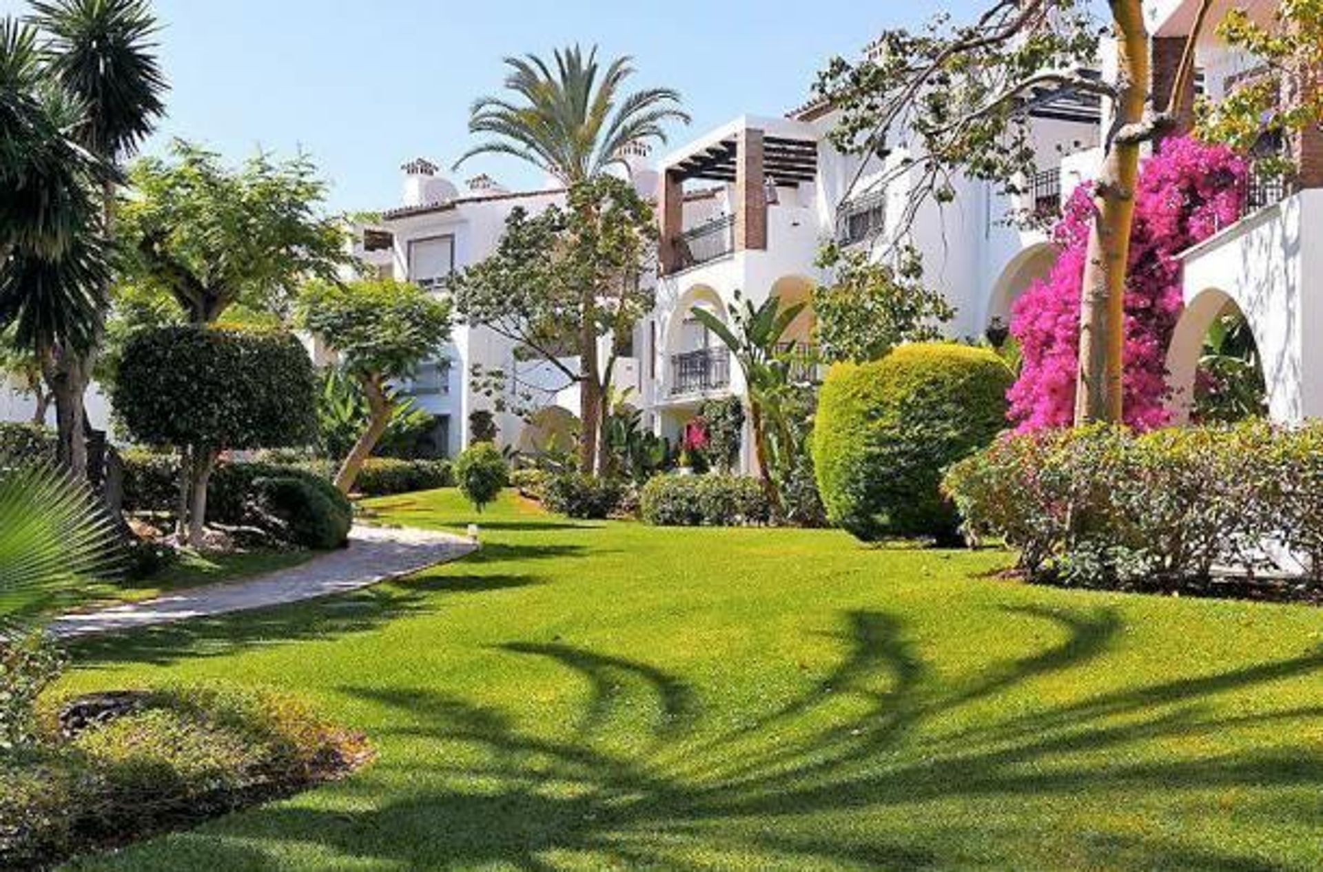 Ejerlejlighed i Estepona, Andalusien 10016740