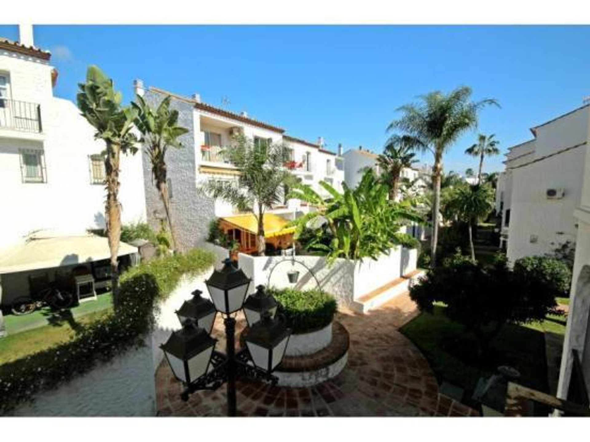 Condominium in Estepona, Málaga 10016763