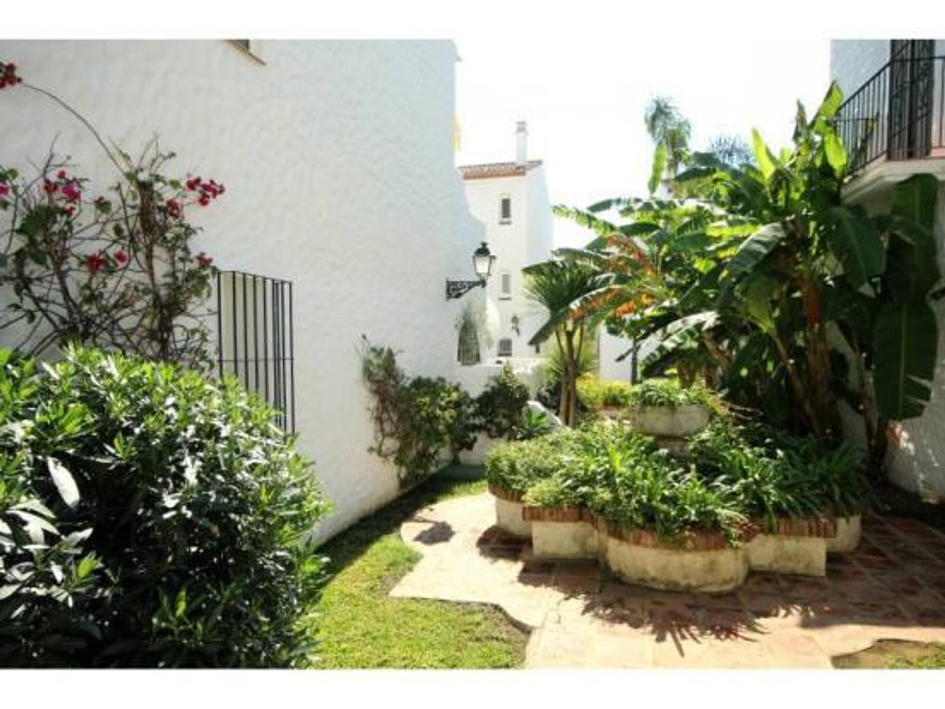 Condominium in Estepona, Málaga 10016763