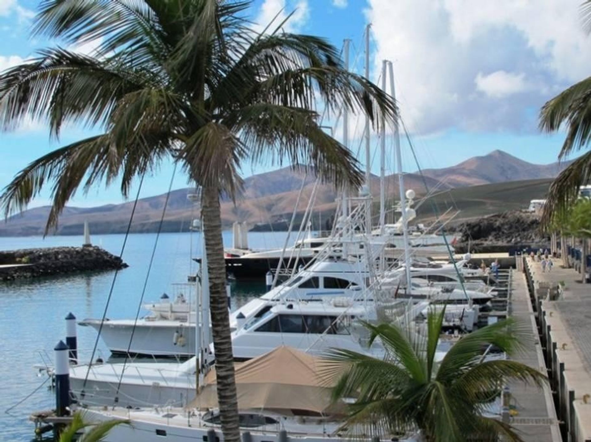 Talo sisään Puerto Calero, Canary Islands 10016834