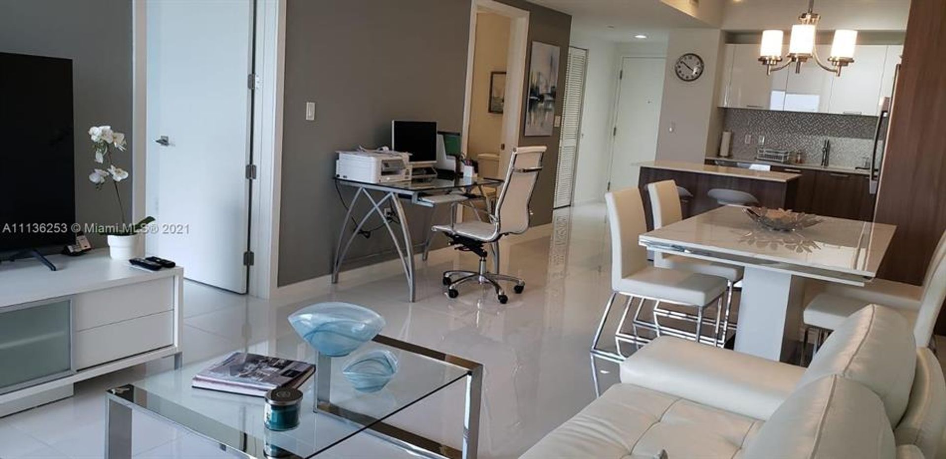 Condominium in Doral, Florida 10016930