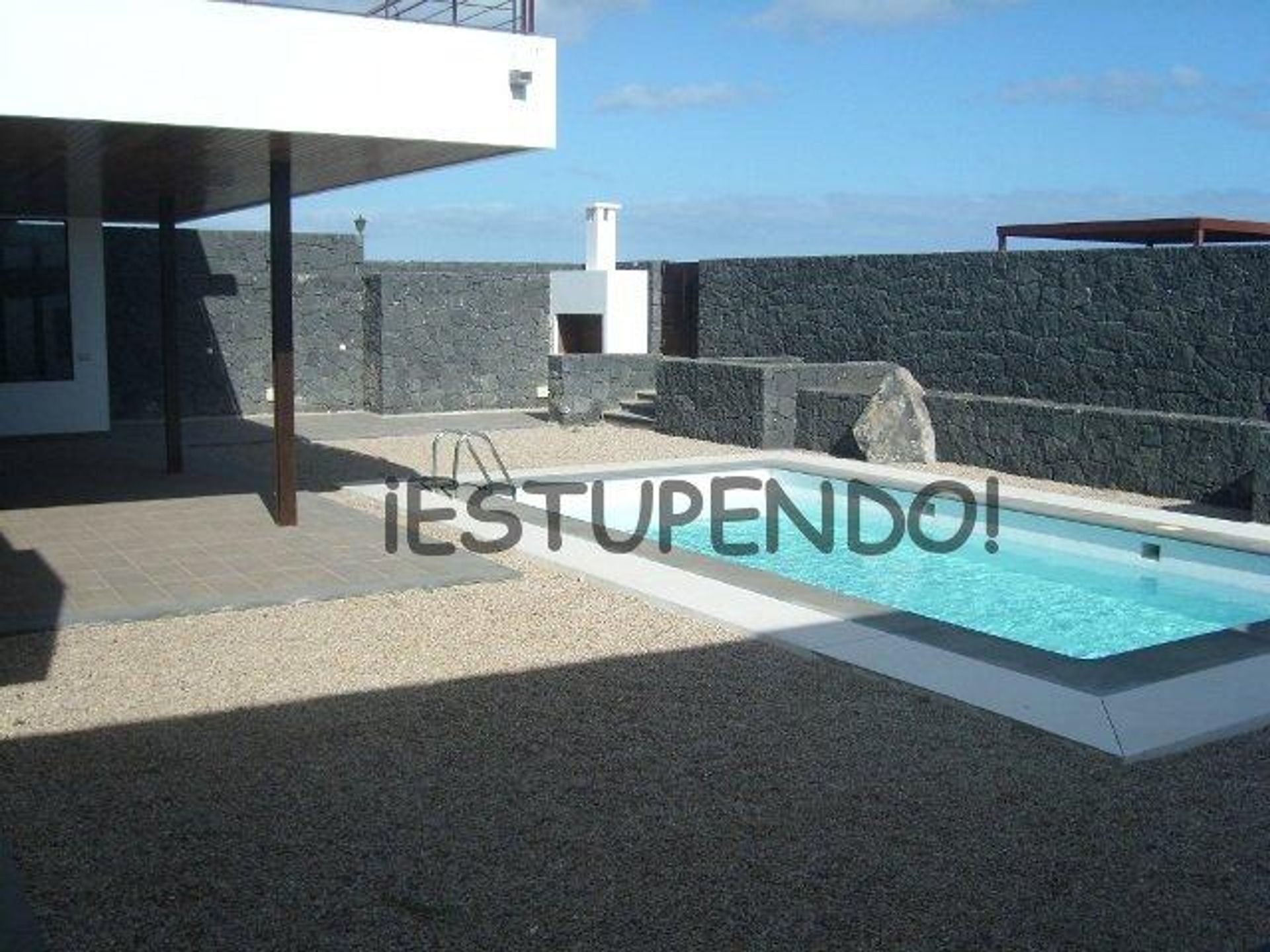 casa en Puerto Calero, Canary Islands 10016943