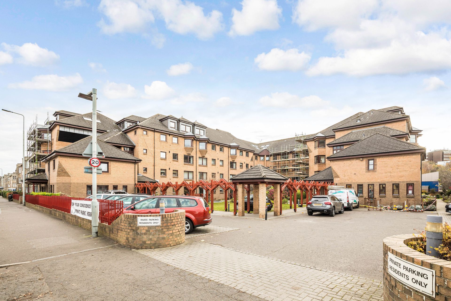 Condominium in Inverkeithing, Fife 10016959