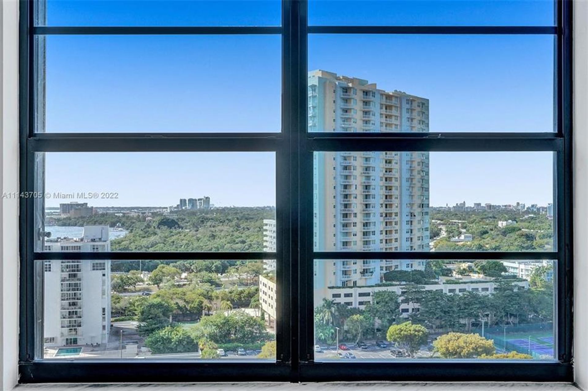 Condominium in Miami, Florida 10017560