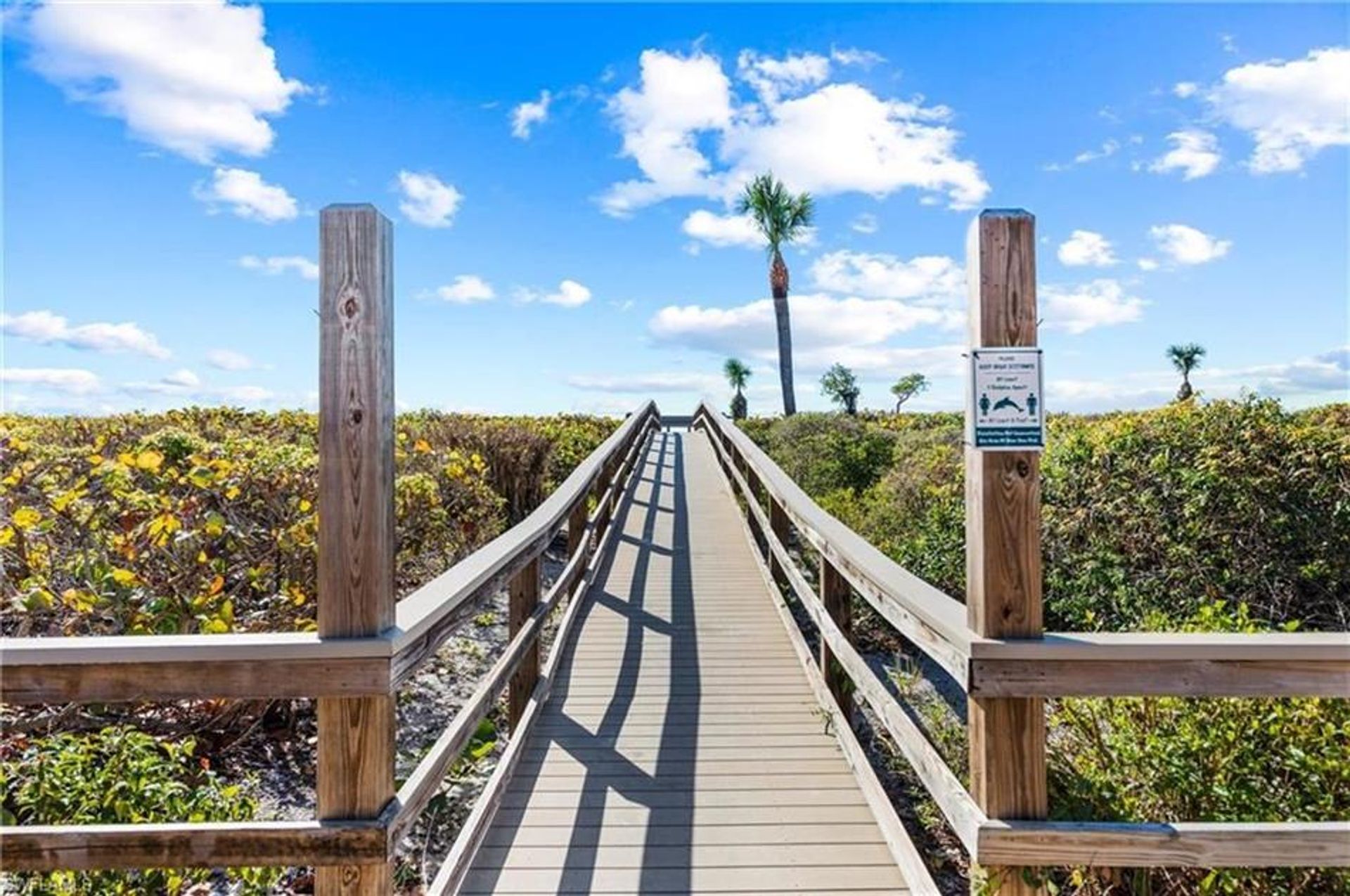 Condominium in Sanibel, Florida 10017874