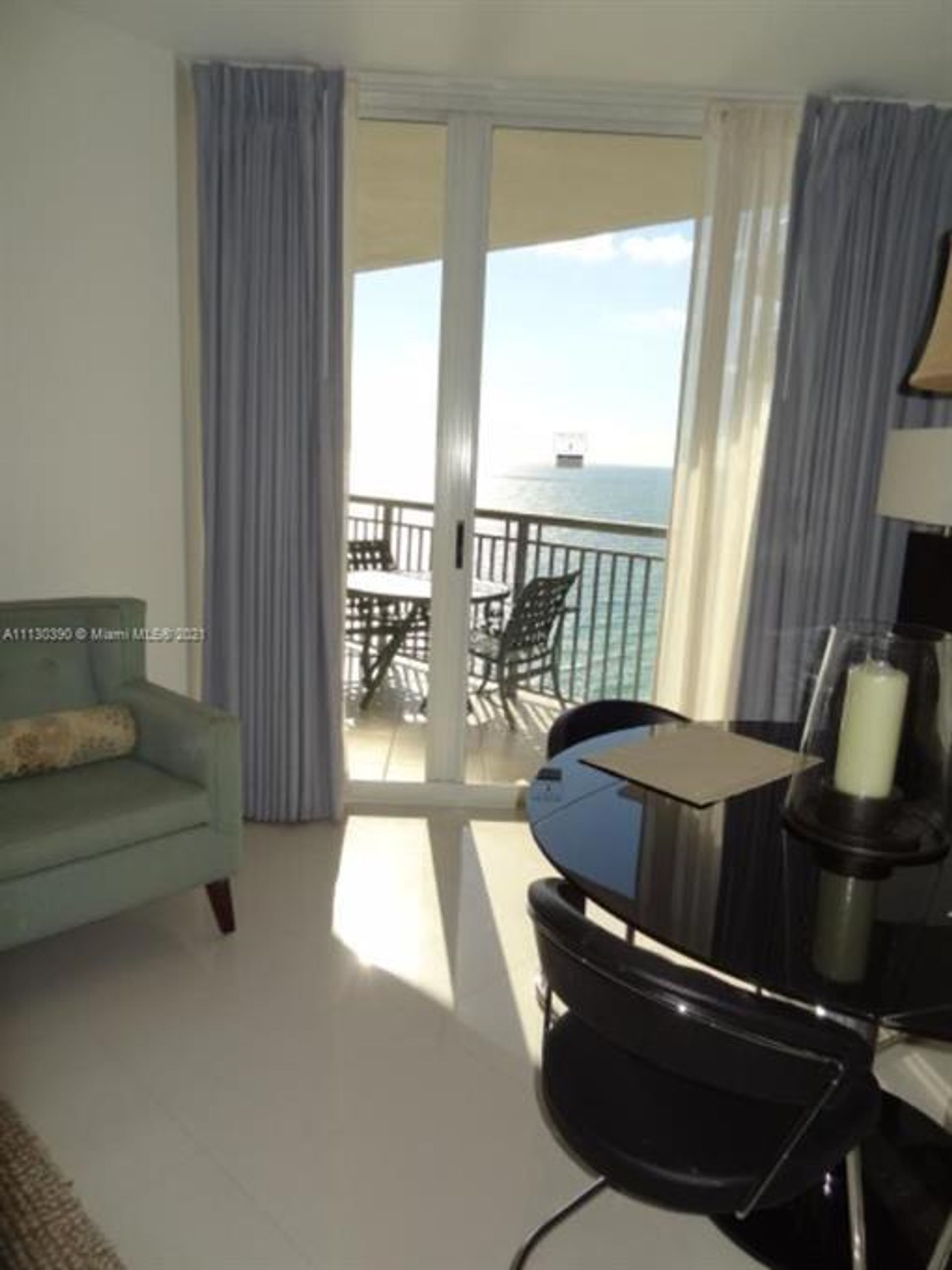 Condominio en Playa de las Islas Soleadas, Florida 10017997