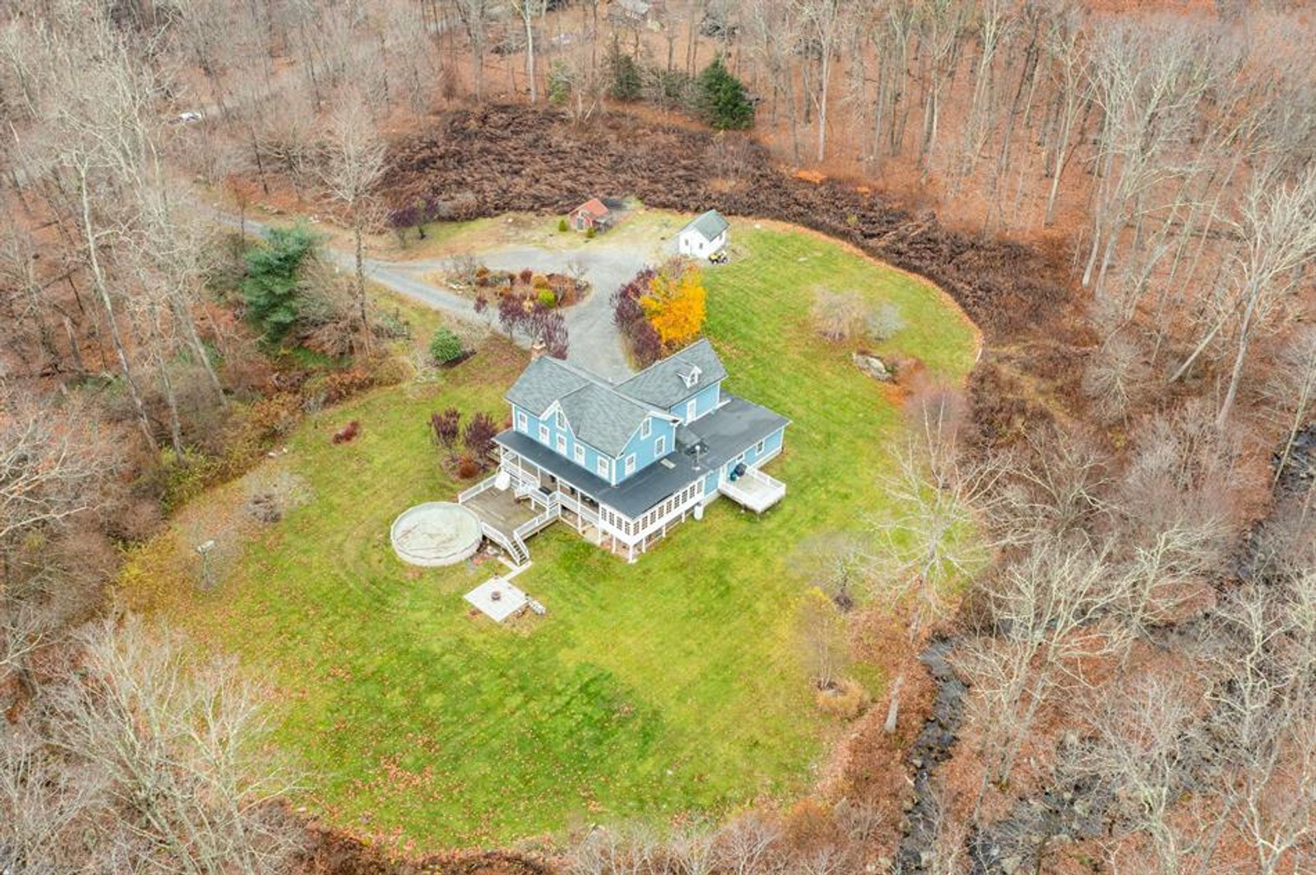 House in Bulls Bridge, Connecticut 10018336