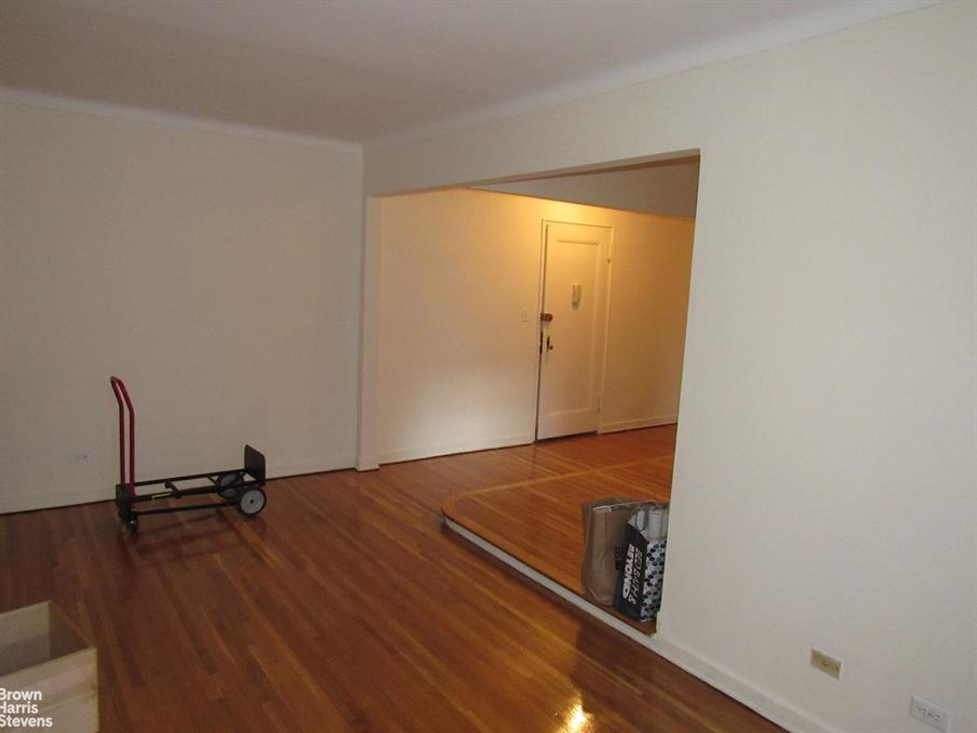 Condominium in Forest Hills, New York 10018440