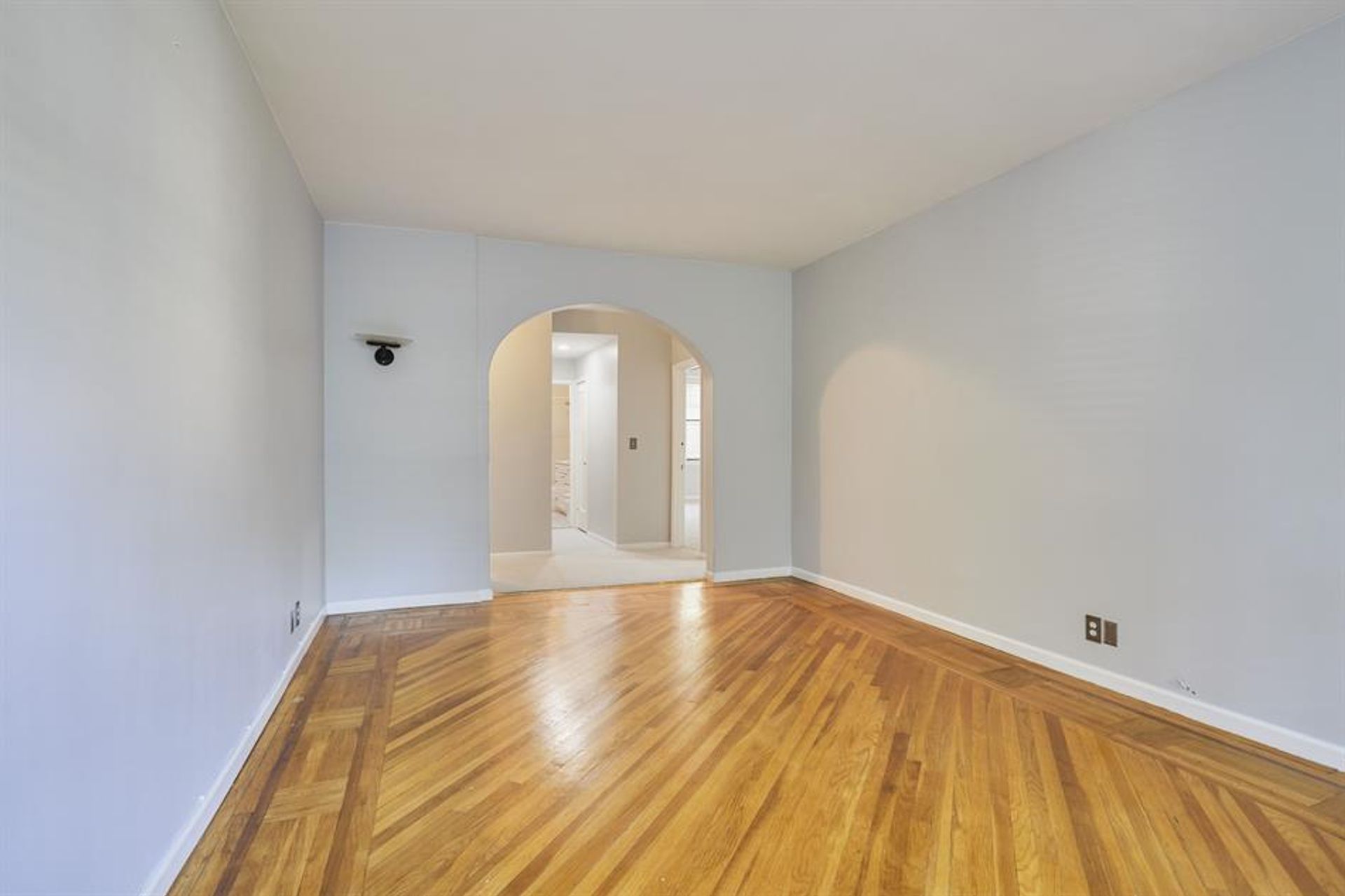 Condominium in Hartsdale, New York 10018546