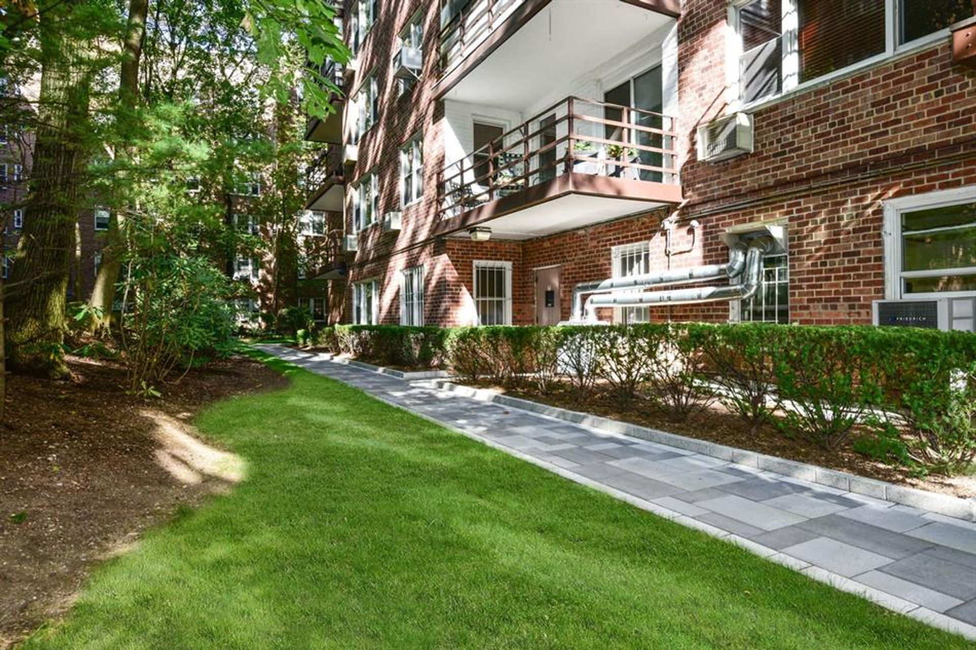 Condominium in Larchmont, New York 10018610