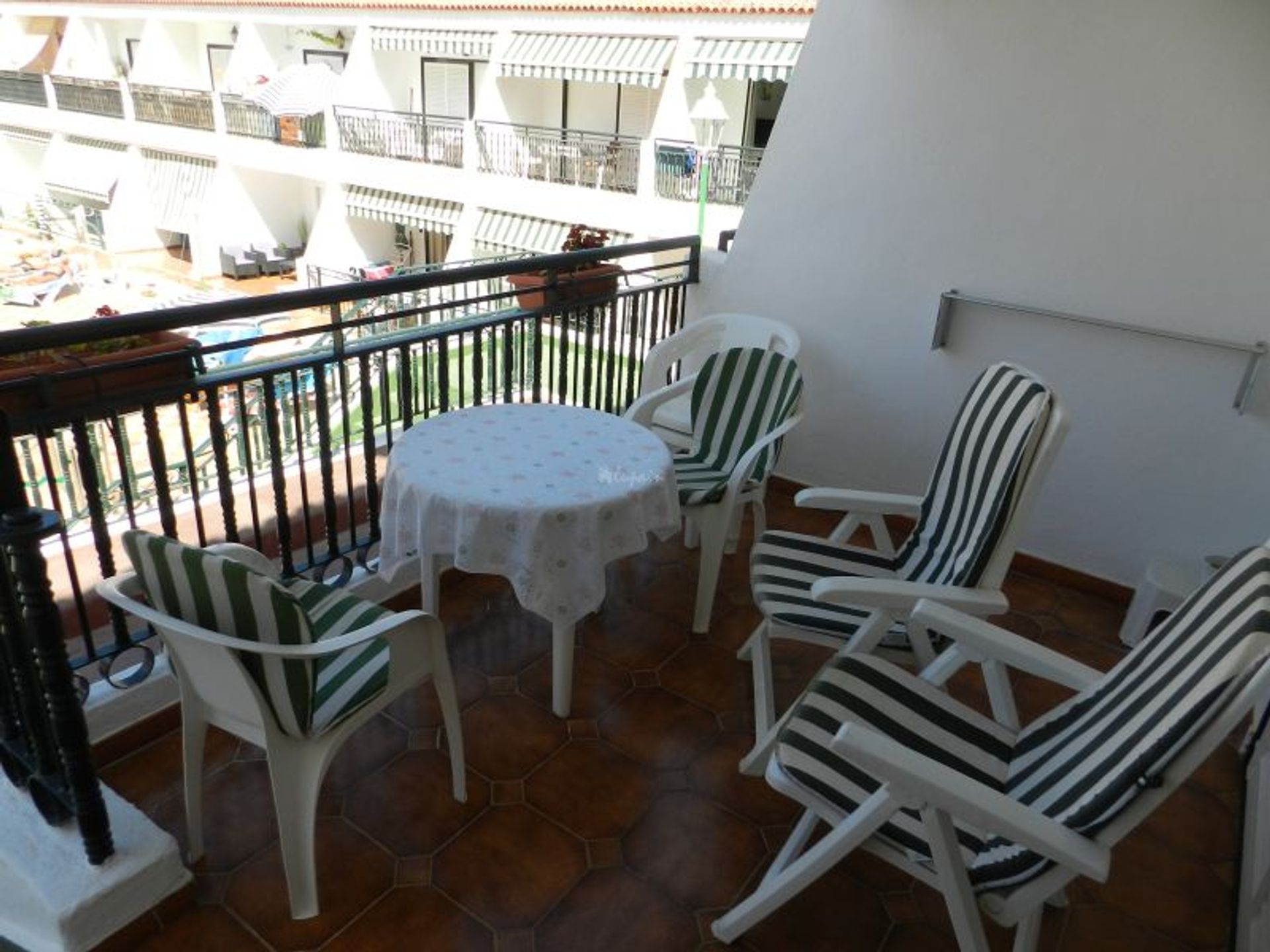 Condominium dans Los Cristianos, les îles Canaries 10019716