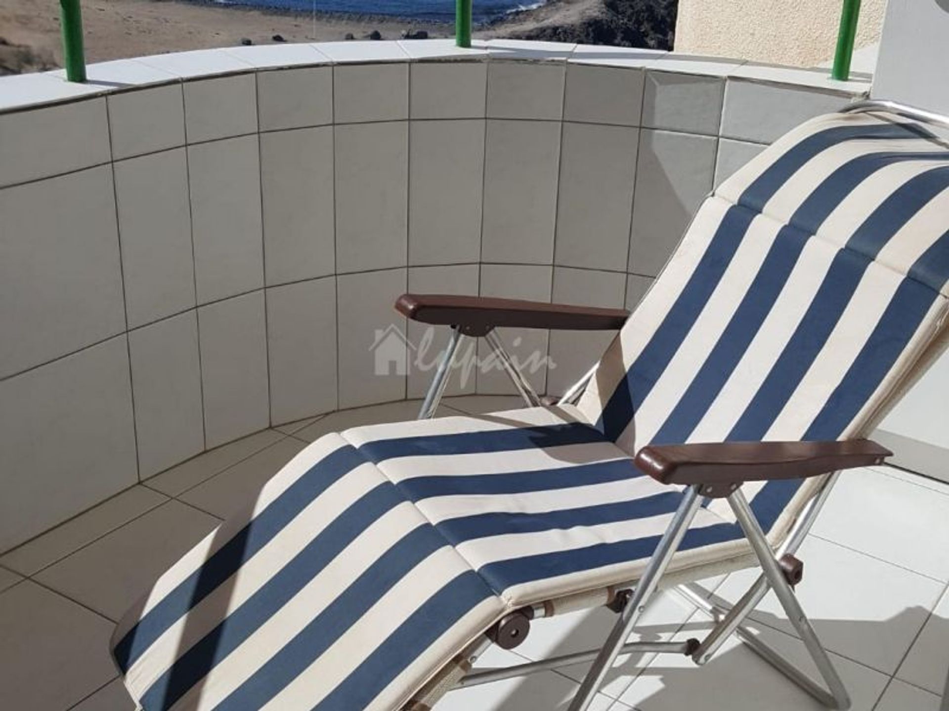 Condominium dans Los Cristianos, les îles Canaries 10019734