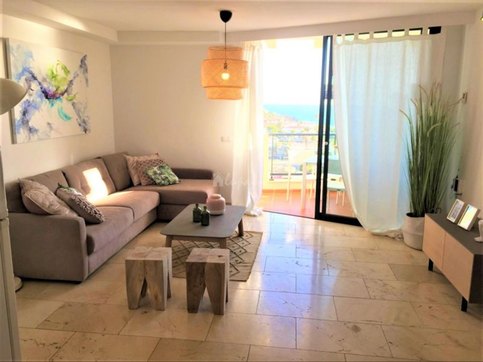 Condominium dans Los Cristianos, les îles Canaries 10019737