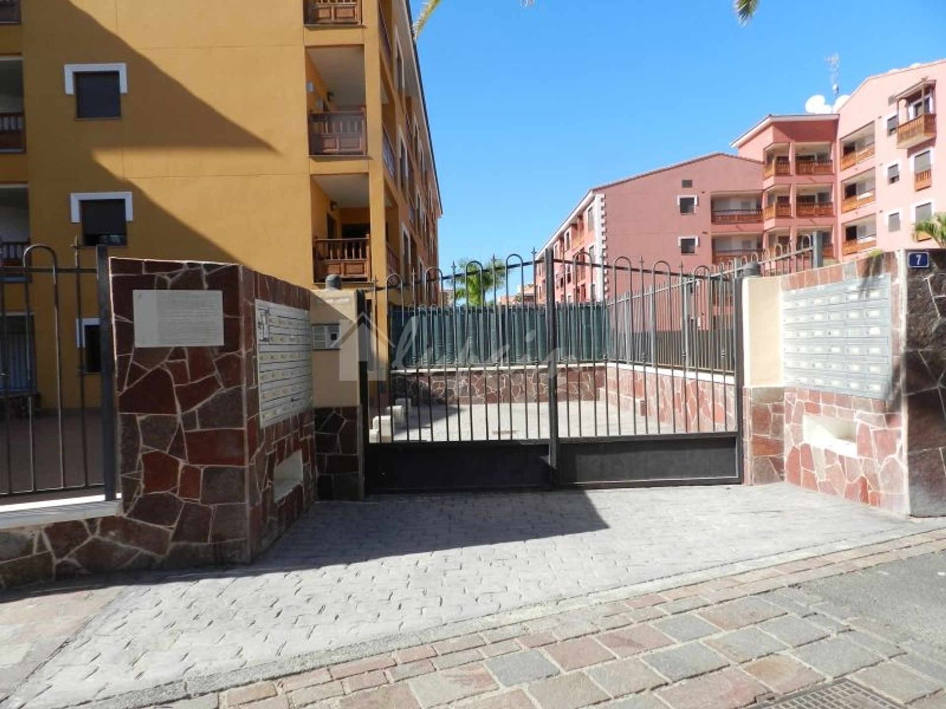 Condominium dans Los Cristianos, les îles Canaries 10019805