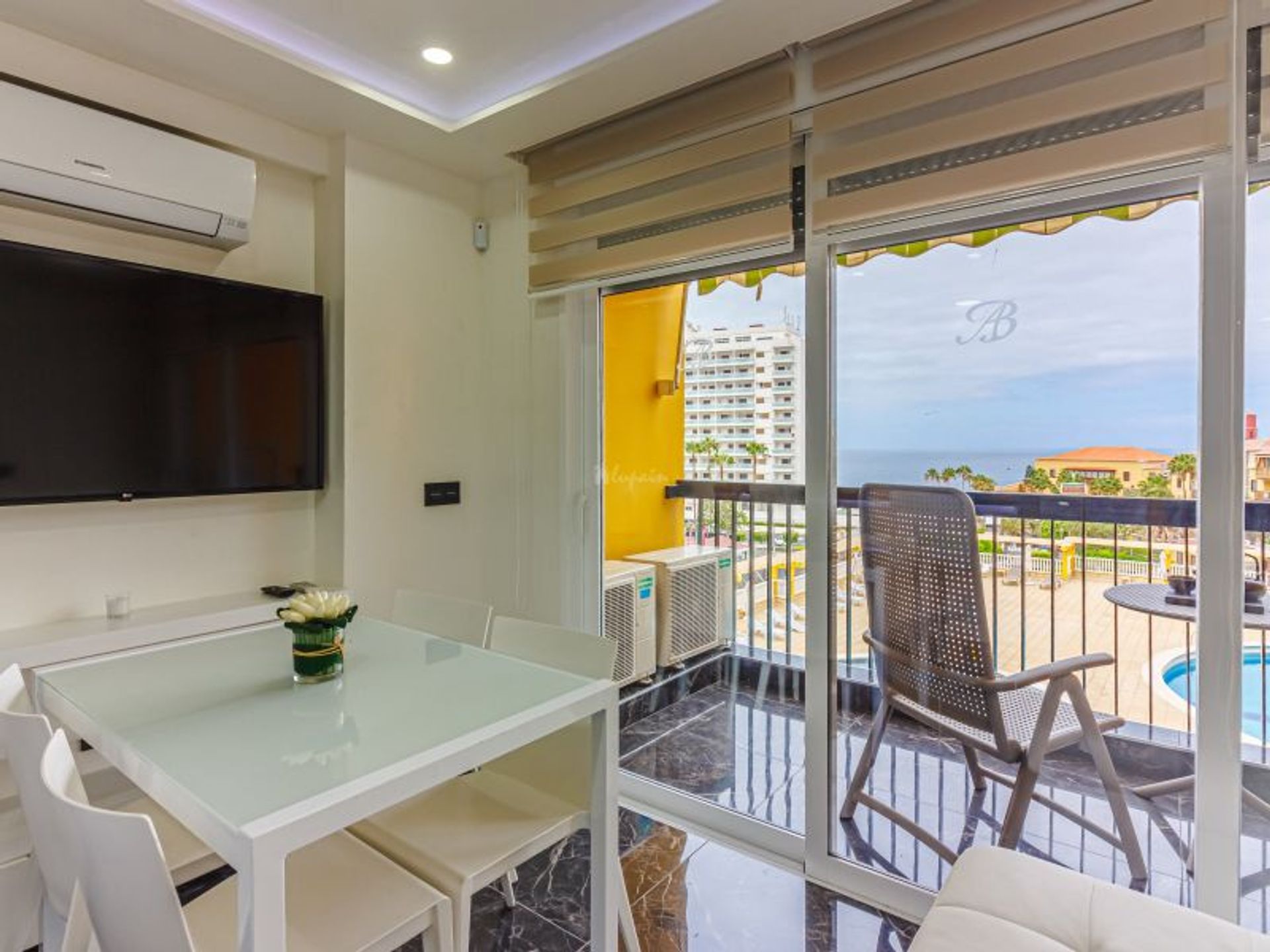 Condominium in Playa De Las Americas, Copacabana 10019856