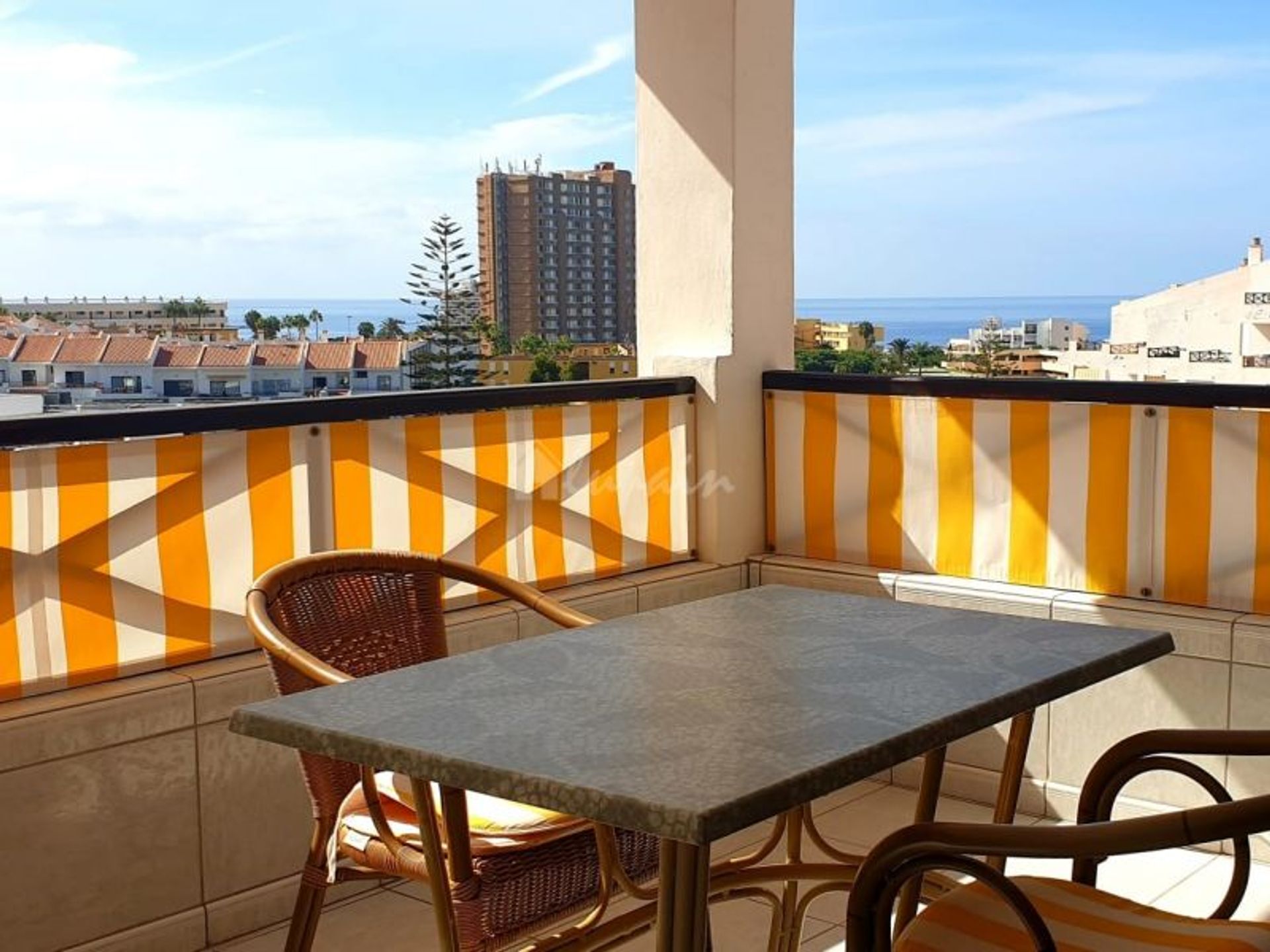 Condominium dans Los Cristianos, les îles Canaries 10020015