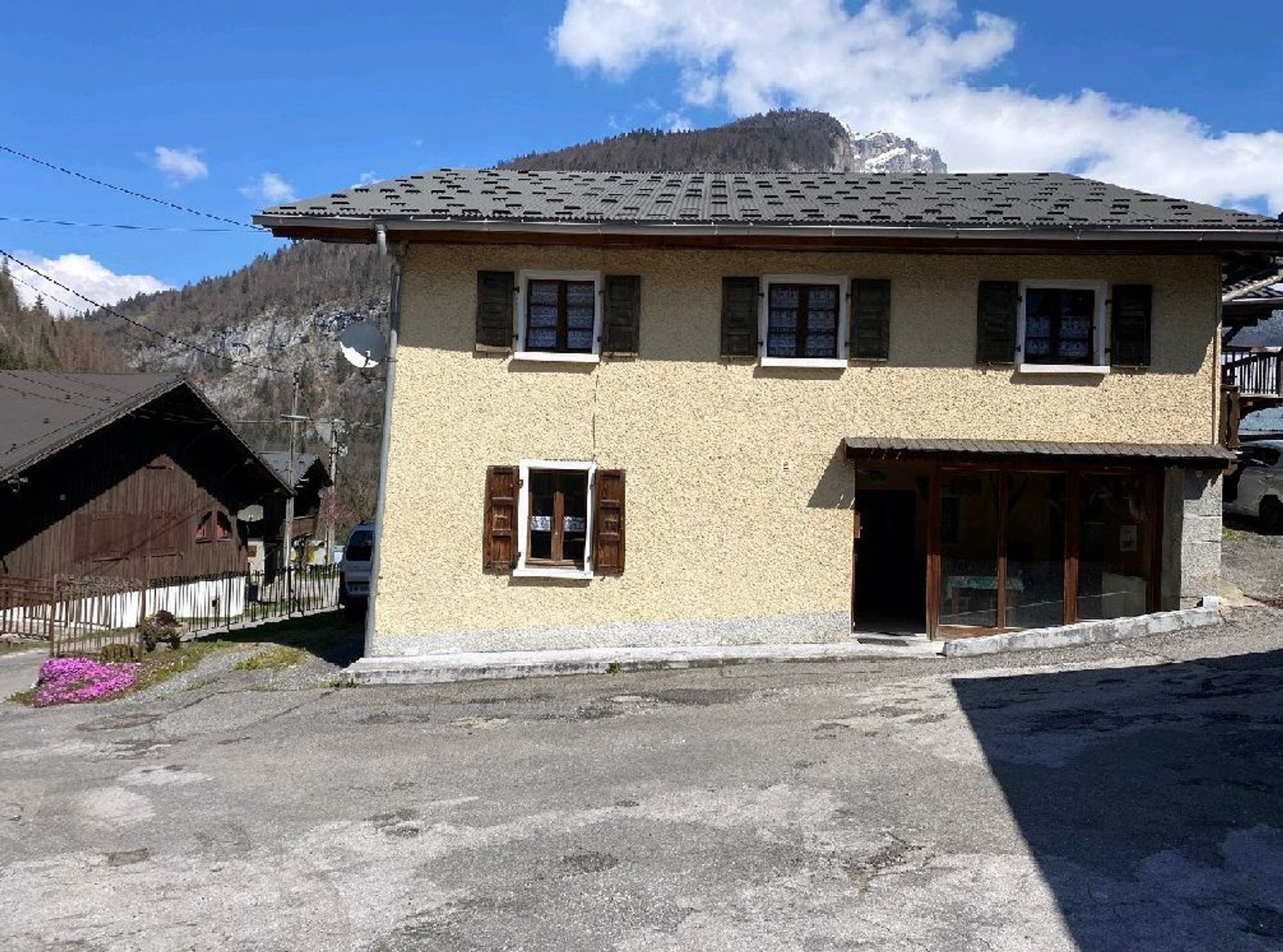 Huis in Taninges, Auvergne-Rhône-Alpes 10020914