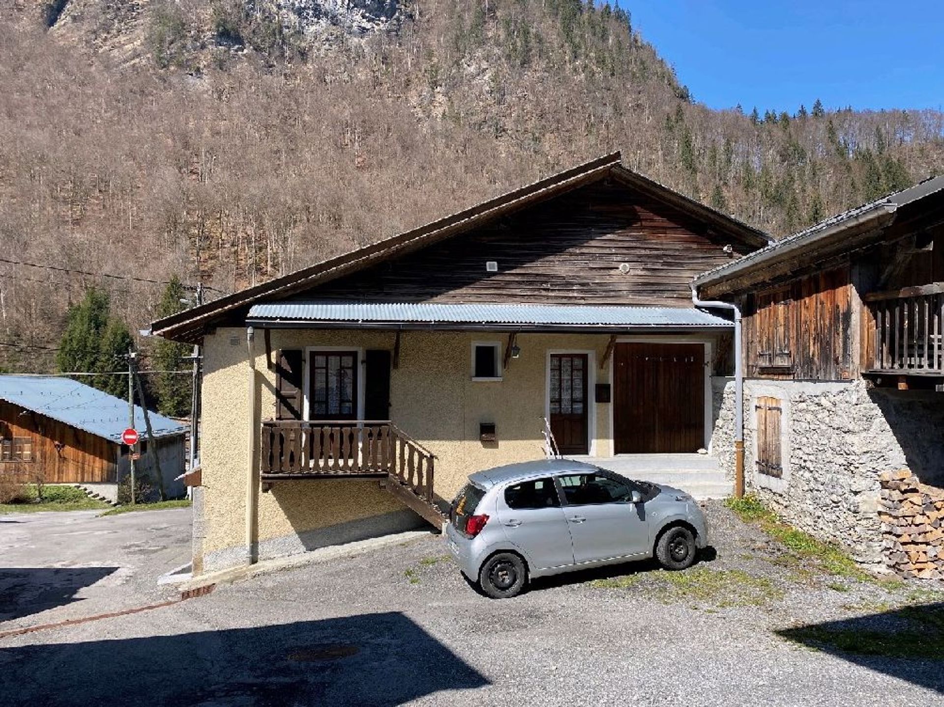 Huis in Taninges, Auvergne-Rhône-Alpes 10020914