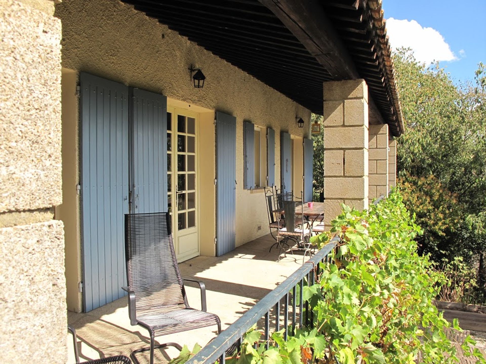 rumah dalam Uzes, Languedoc-Roussillon 10021135