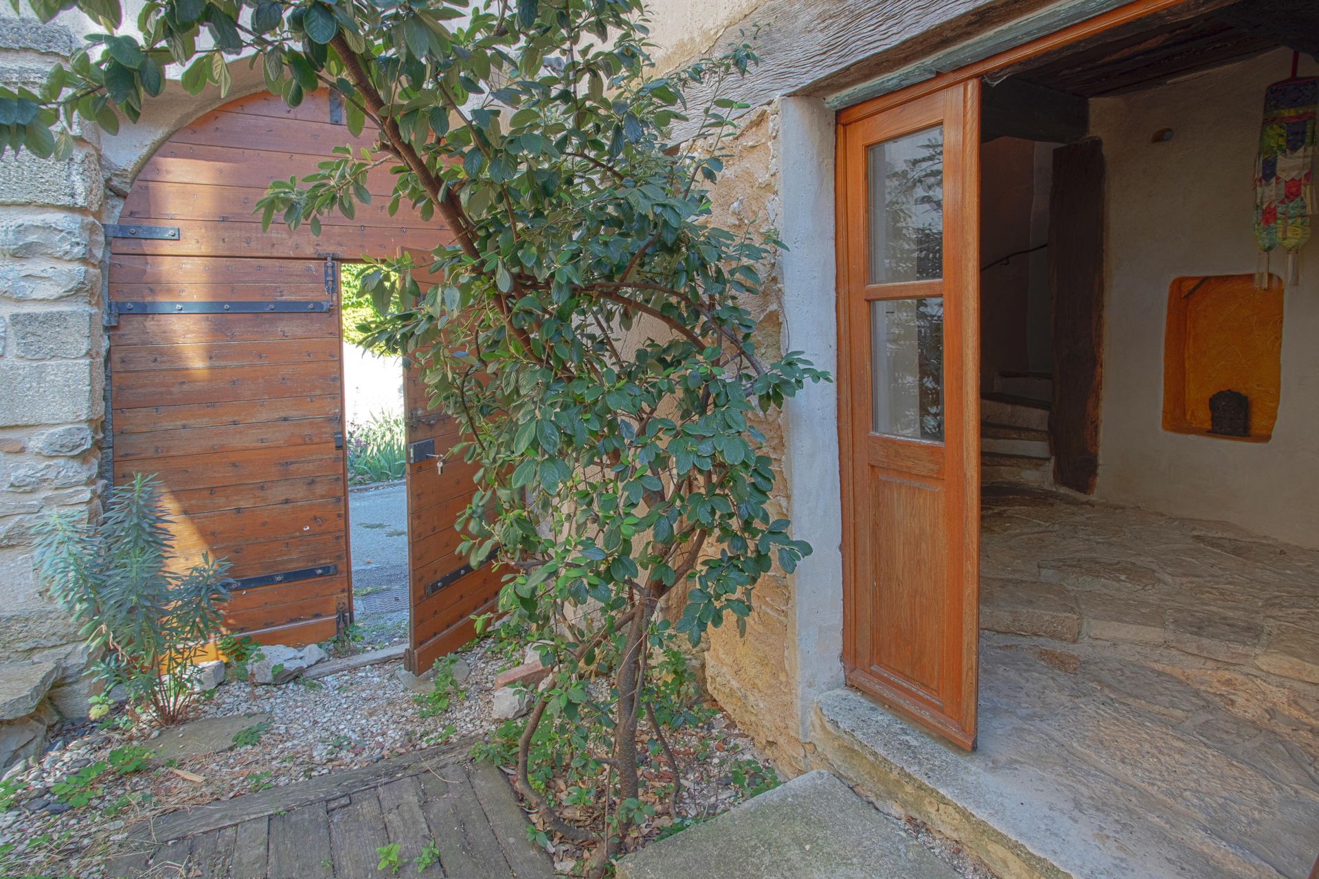 Hus i Saint-Trinit, Provence-Alpes-Cote d'Azur 10021149