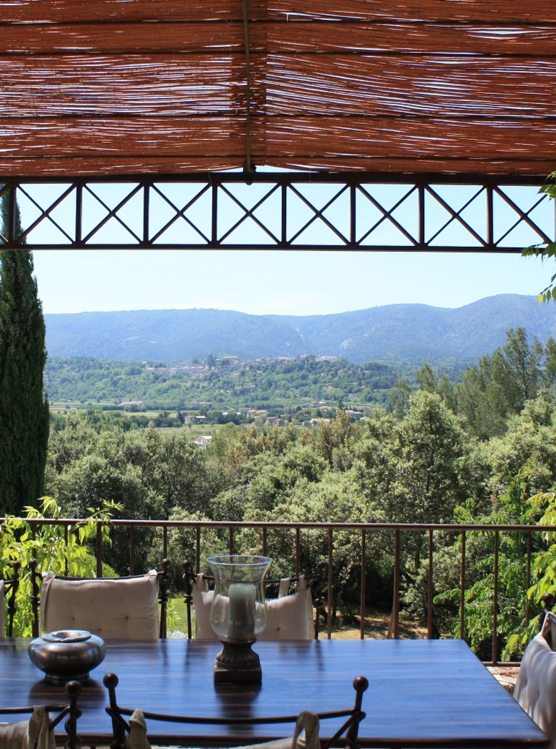 Talo sisään Menerbes, Provence-Alpes-Cote d'Azur 10021184