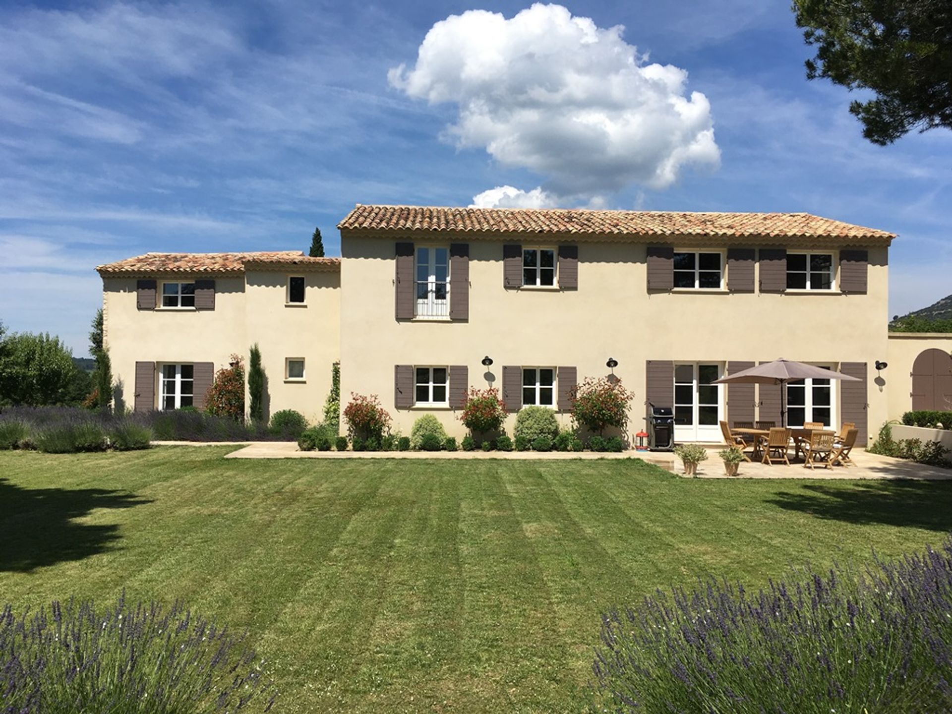 Huis in Lourmarin, Provence-Alpes-Cote d'Azur 10021187