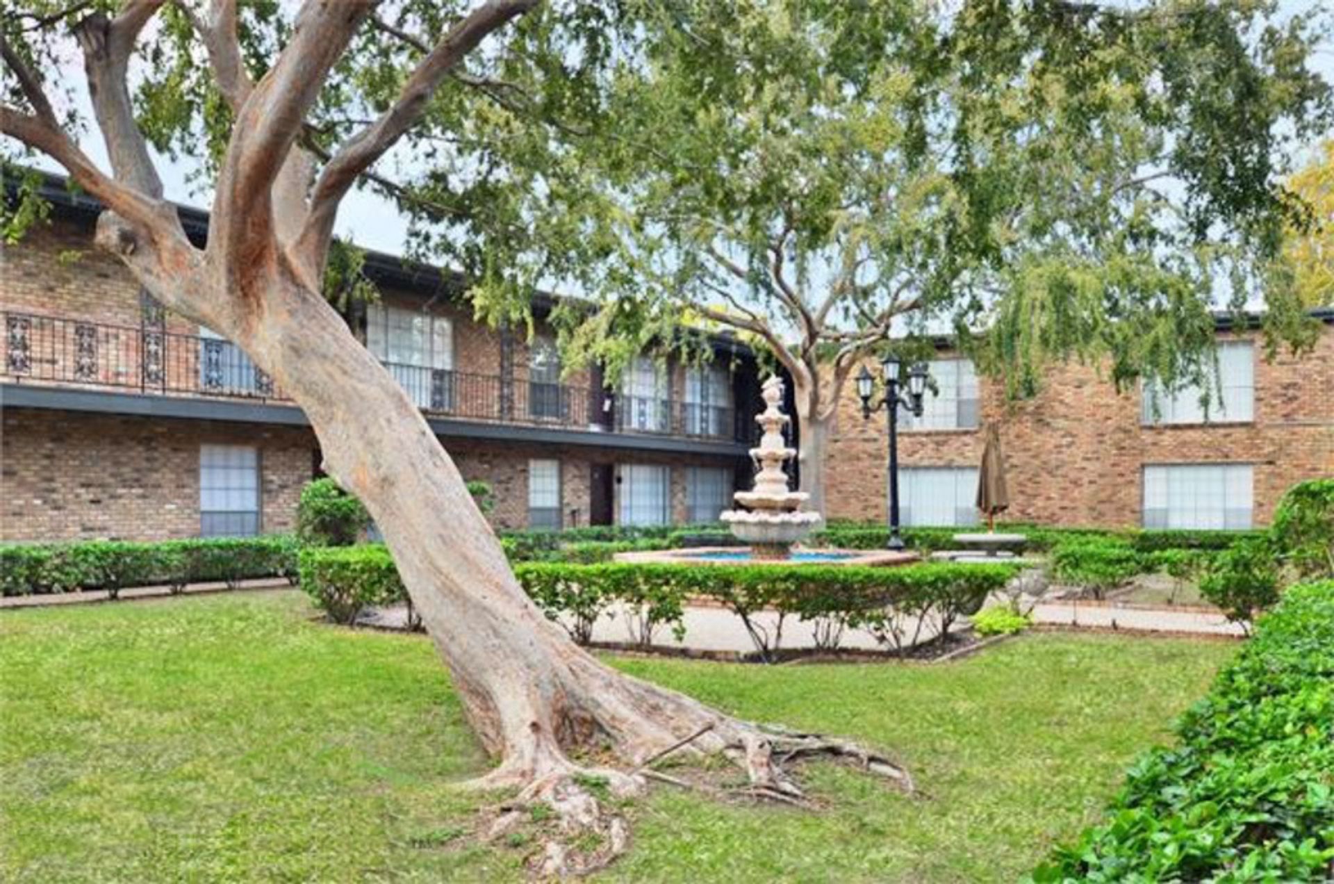 Condominio en Pueblo de Piney Point, Texas 10021811