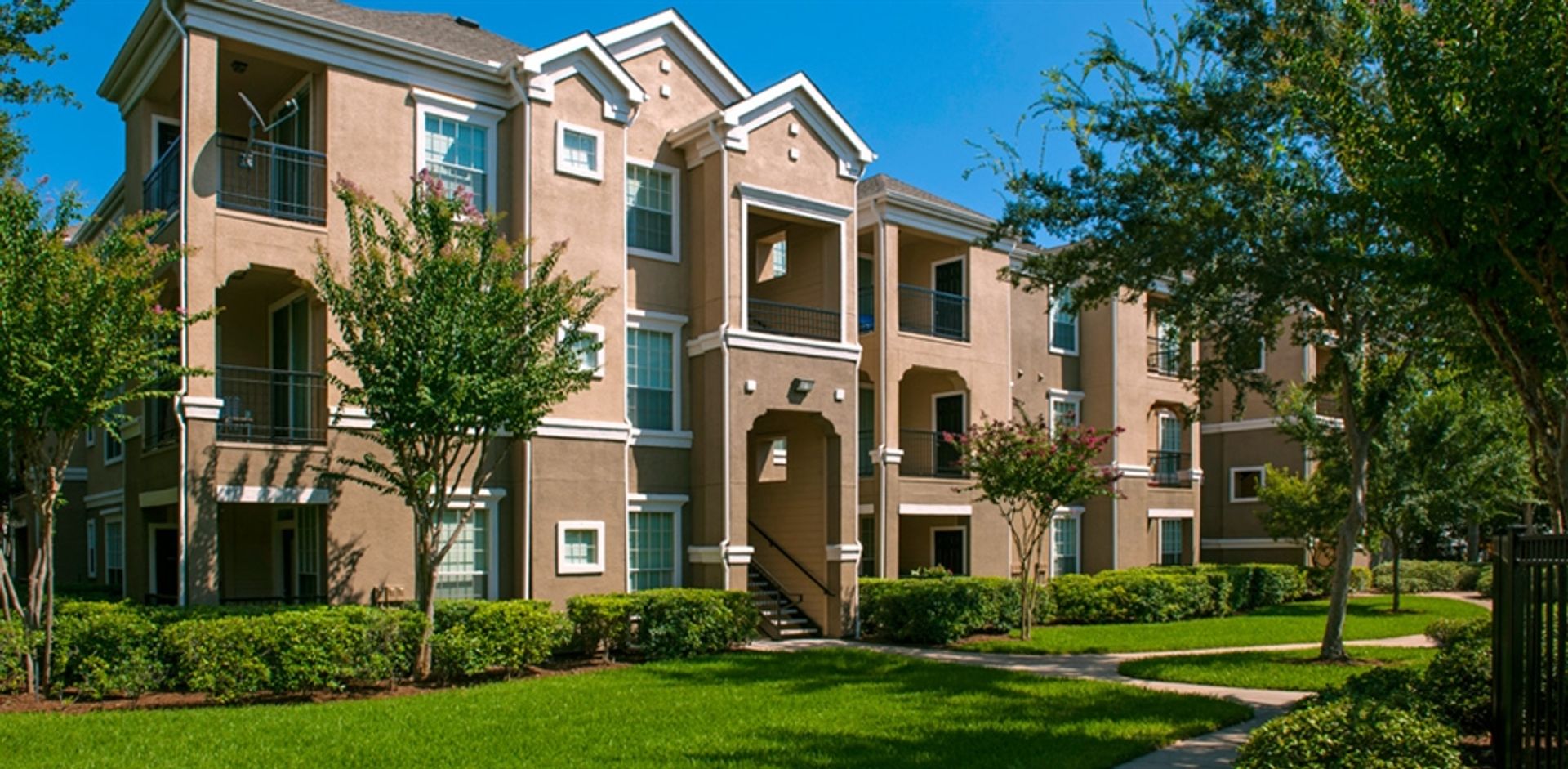 Condominium in Meadows Place, Texas 10021907