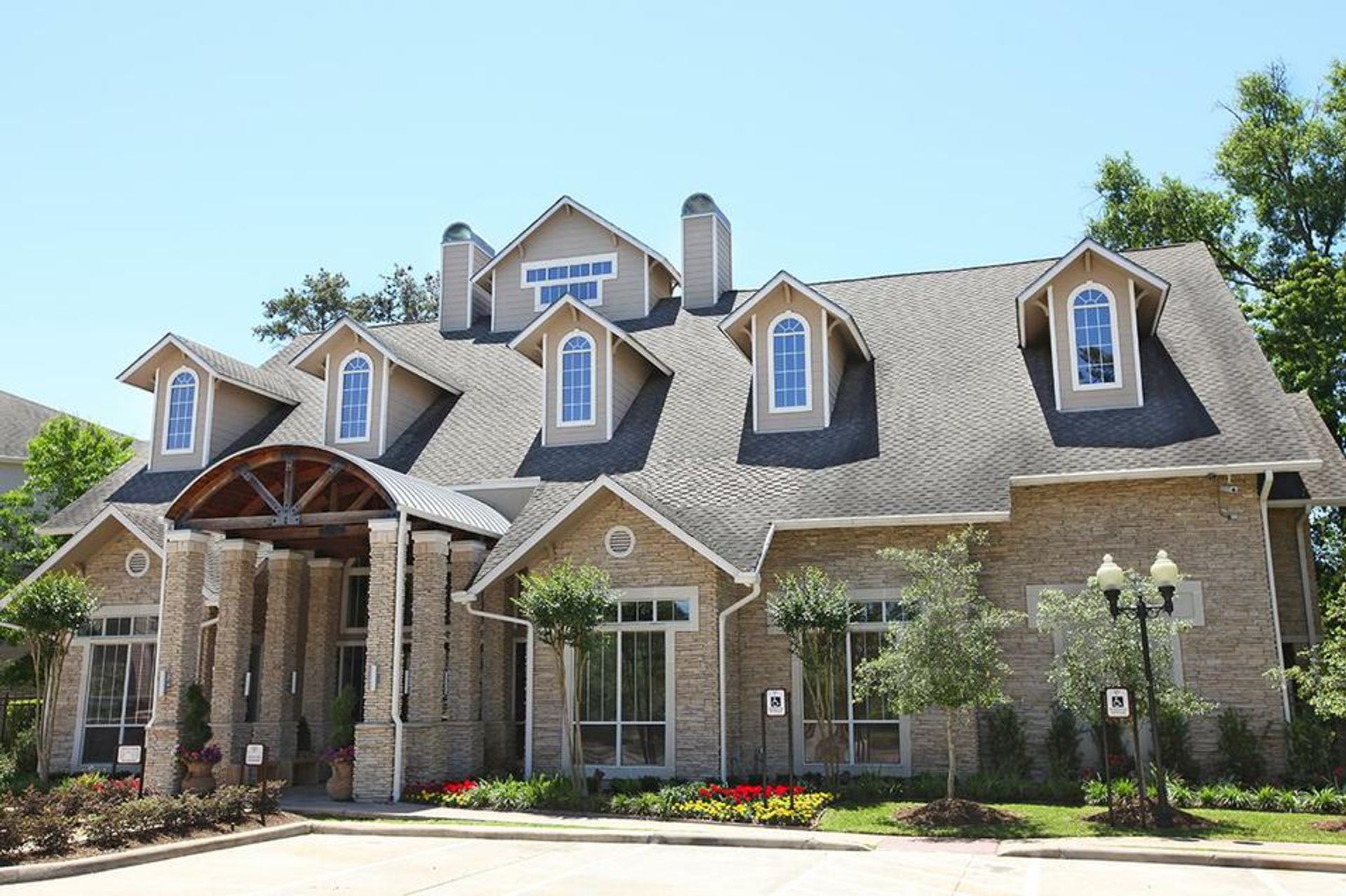 Condominio nel I boschi, Texas 10022044