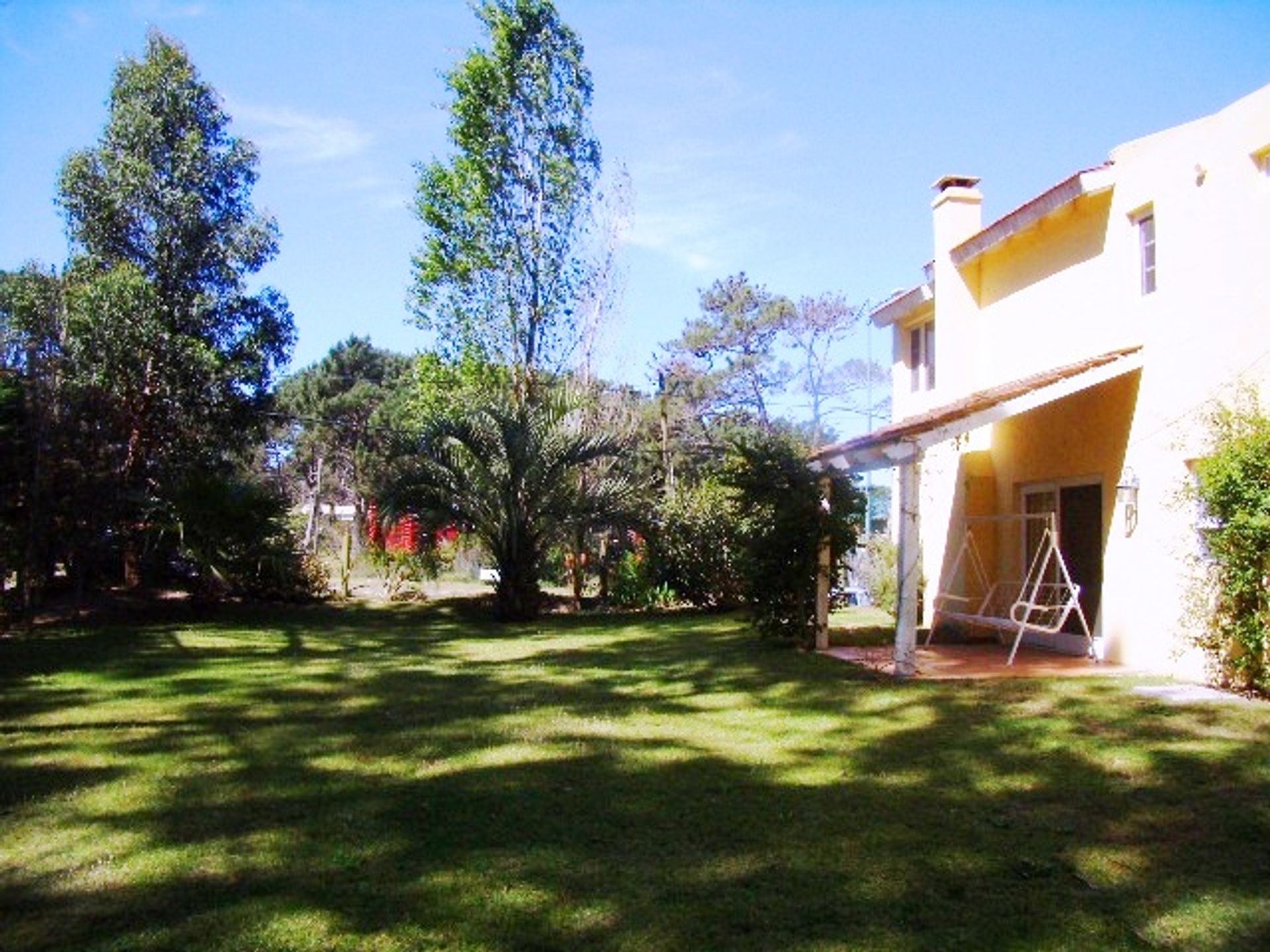 Condominium in Punta del Este,  10022469