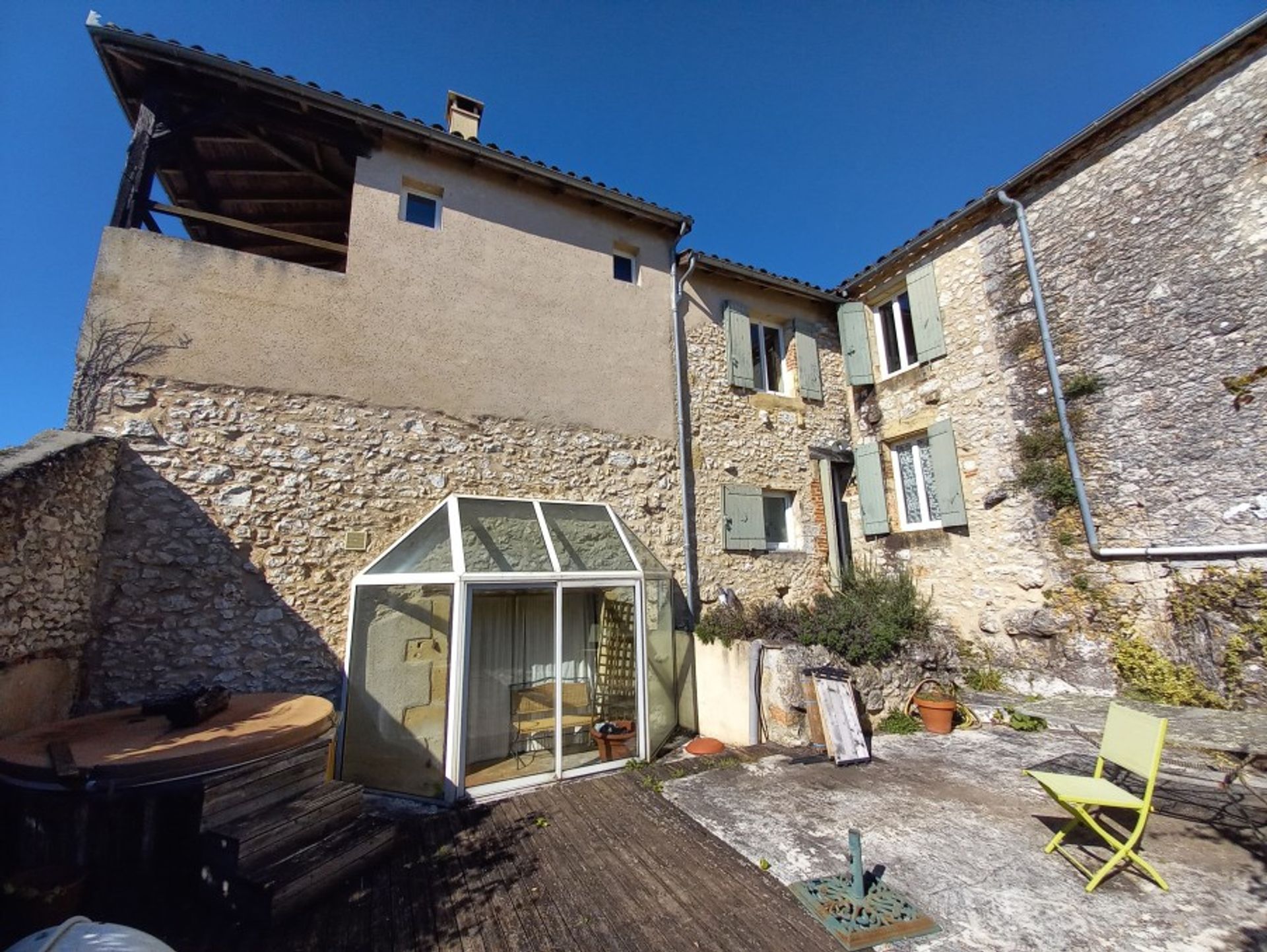 Hus i Monflanquin, Nouvelle-Aquitaine 10024460