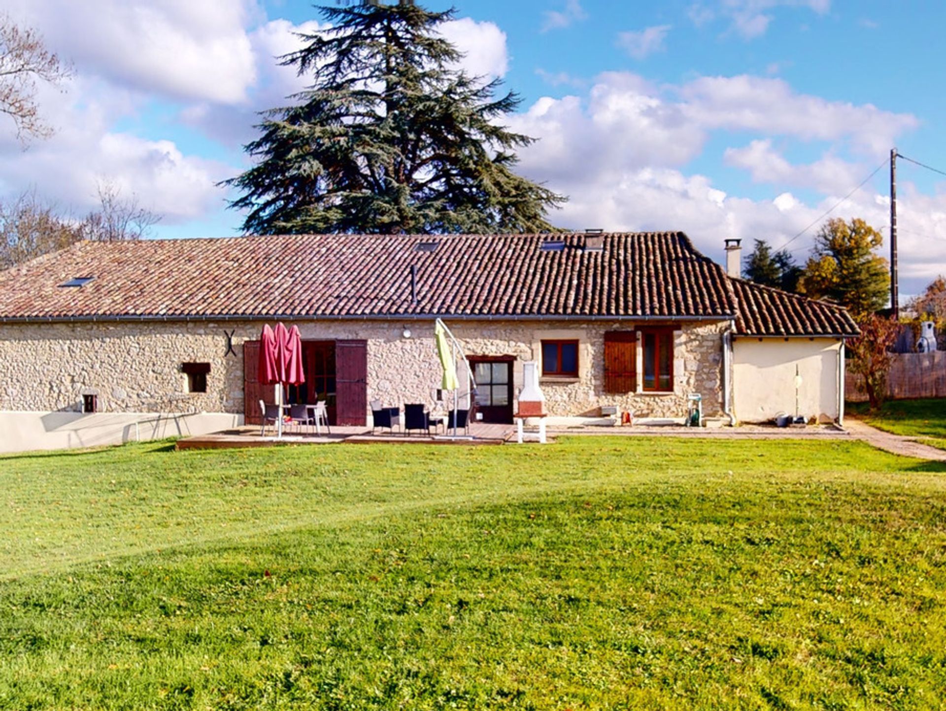 Huis in Roumagne, Nouvelle-Aquitaine 10024472