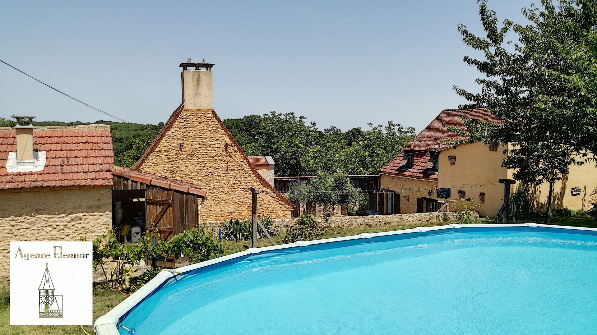 casa en Le Coux, Nouvelle-Aquitaine 10024588