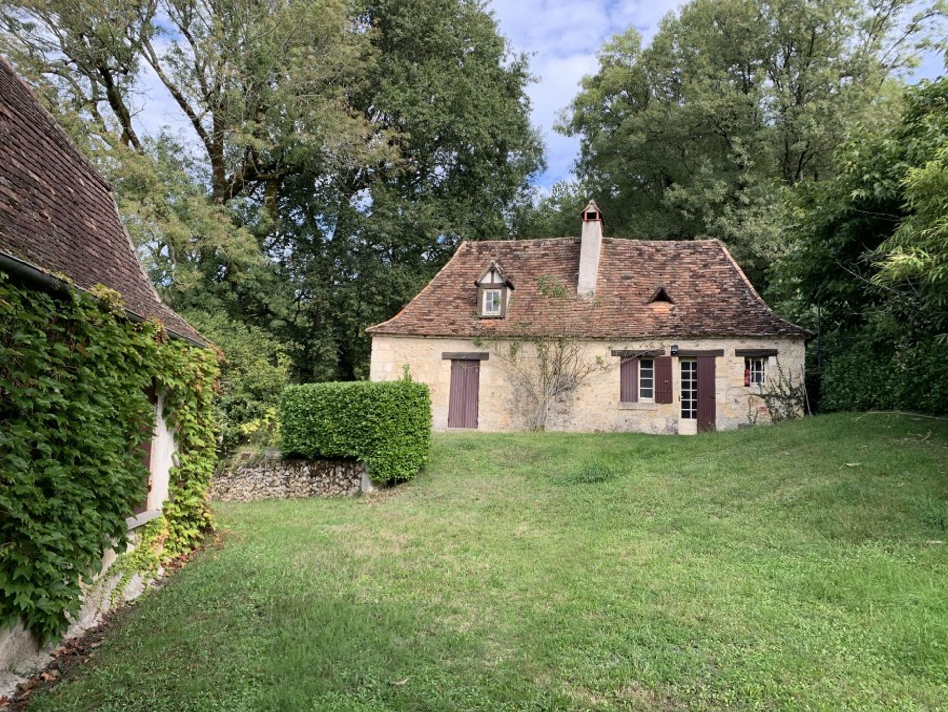 loger dans Eglise neuve d'issac, Nouvelle-Aquitaine 10024599