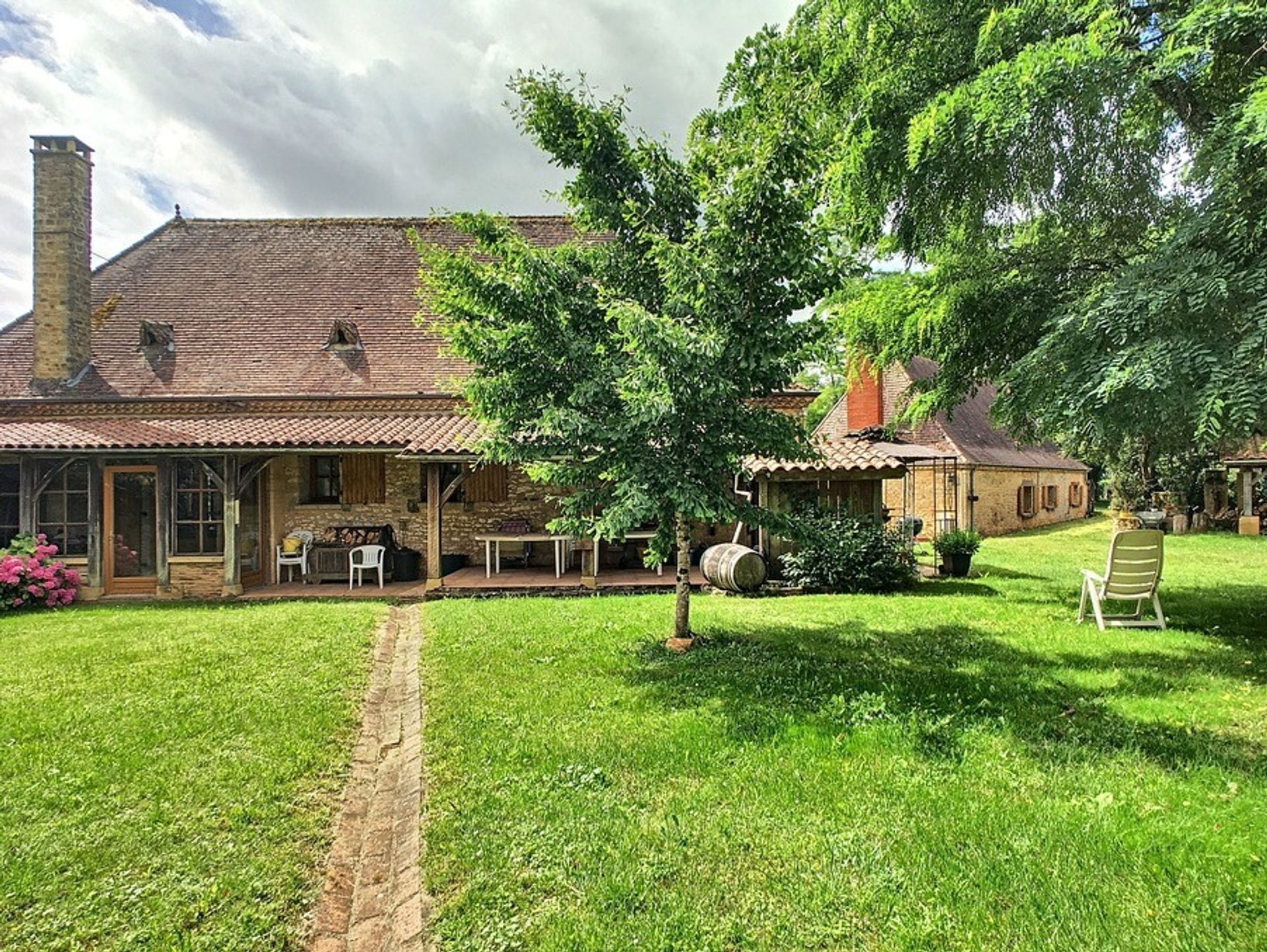 casa en Mauzac et grand castang, Nouvelle-Aquitaine 10024704