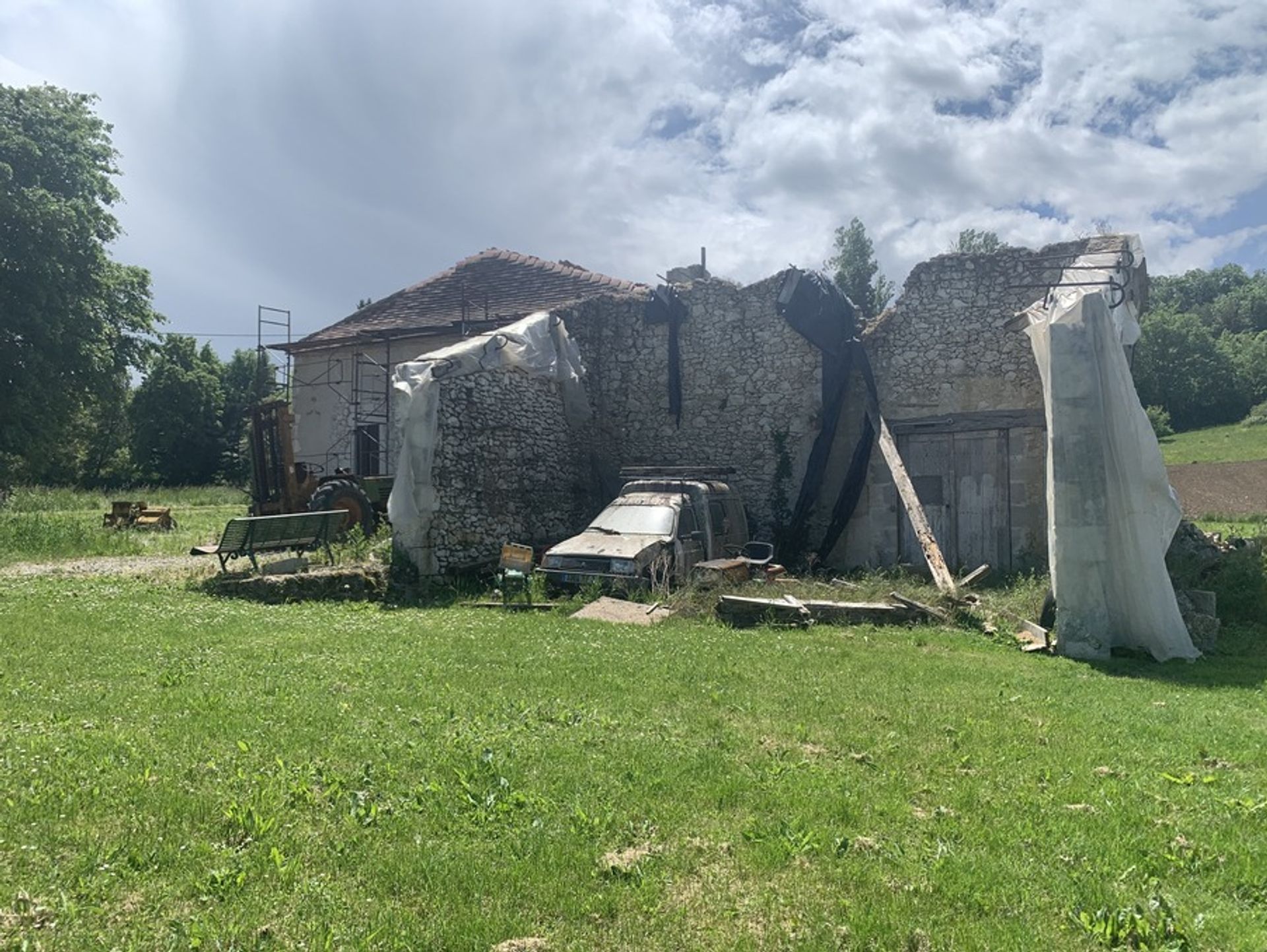 Hus i Serres et montguyard, Nouvelle-Aquitaine 10024832