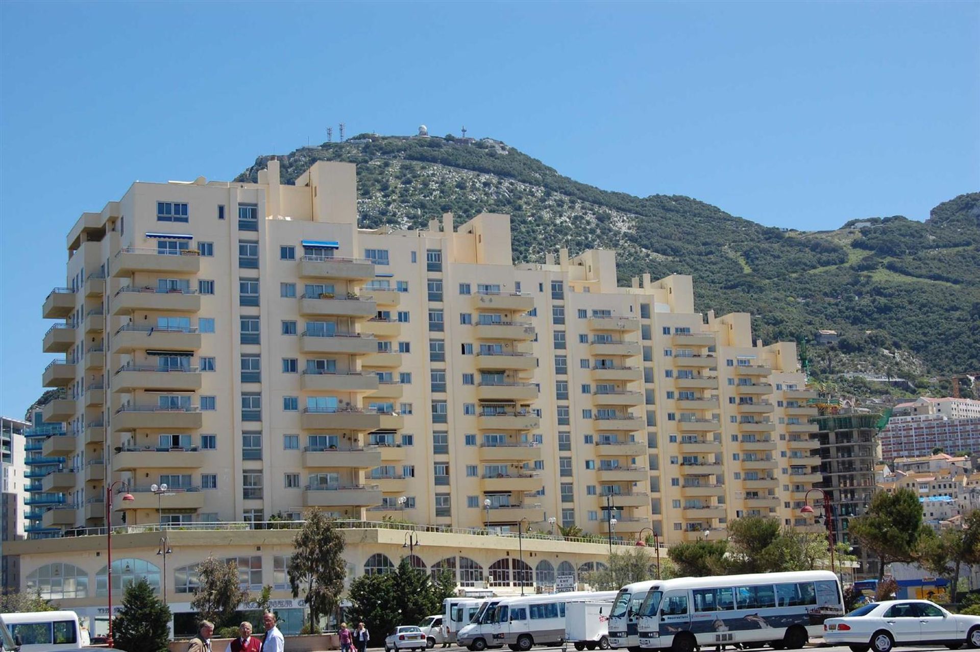 Condominium in La Linea de la Concepción, Andalusië 10024898