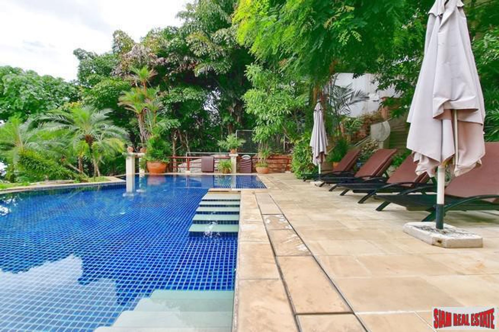 Condominio en Kata, Phuket 10025007