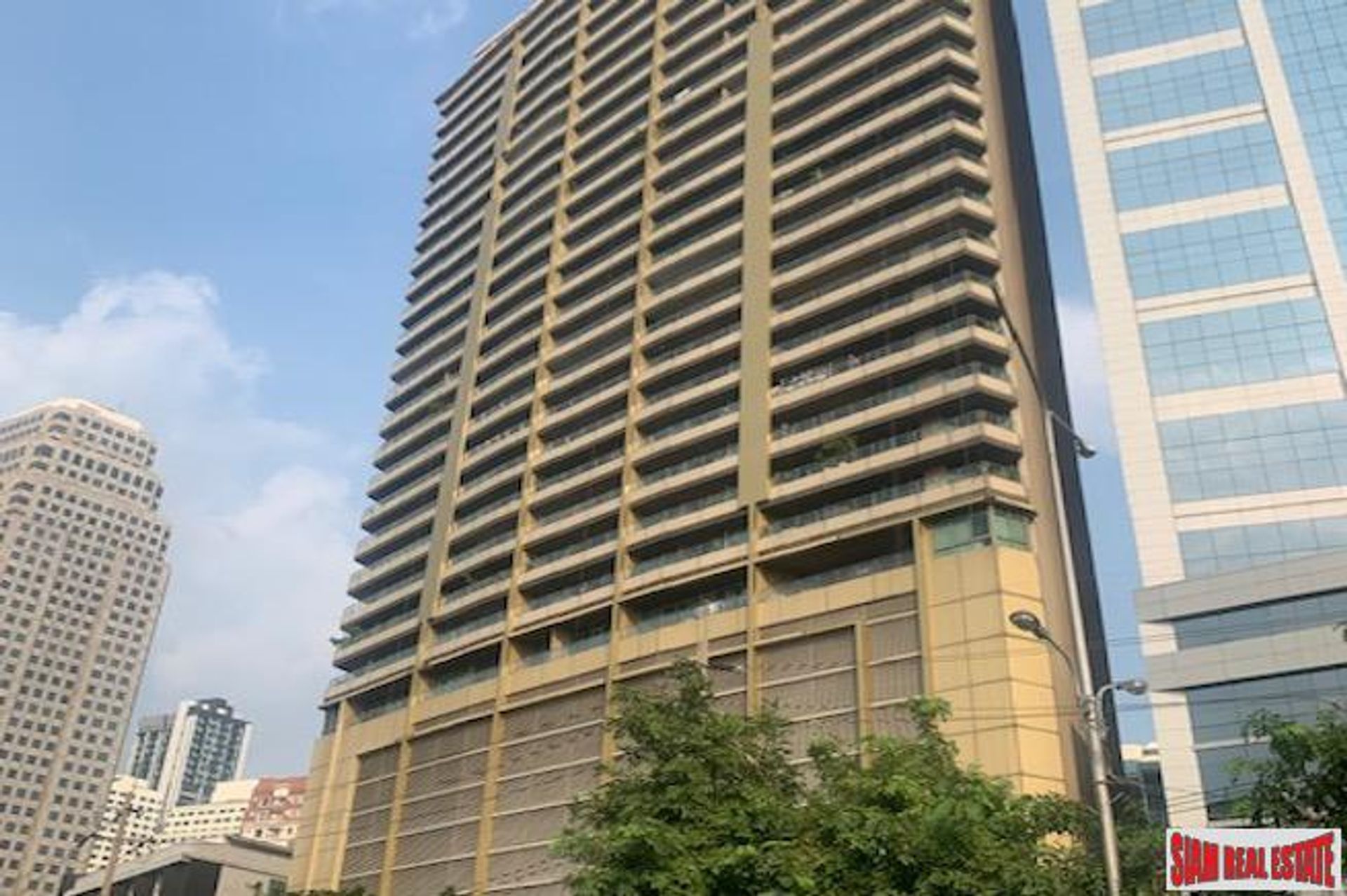 Condominium in Khlong Toei, Krung Thep Maha Nakhon 10025344