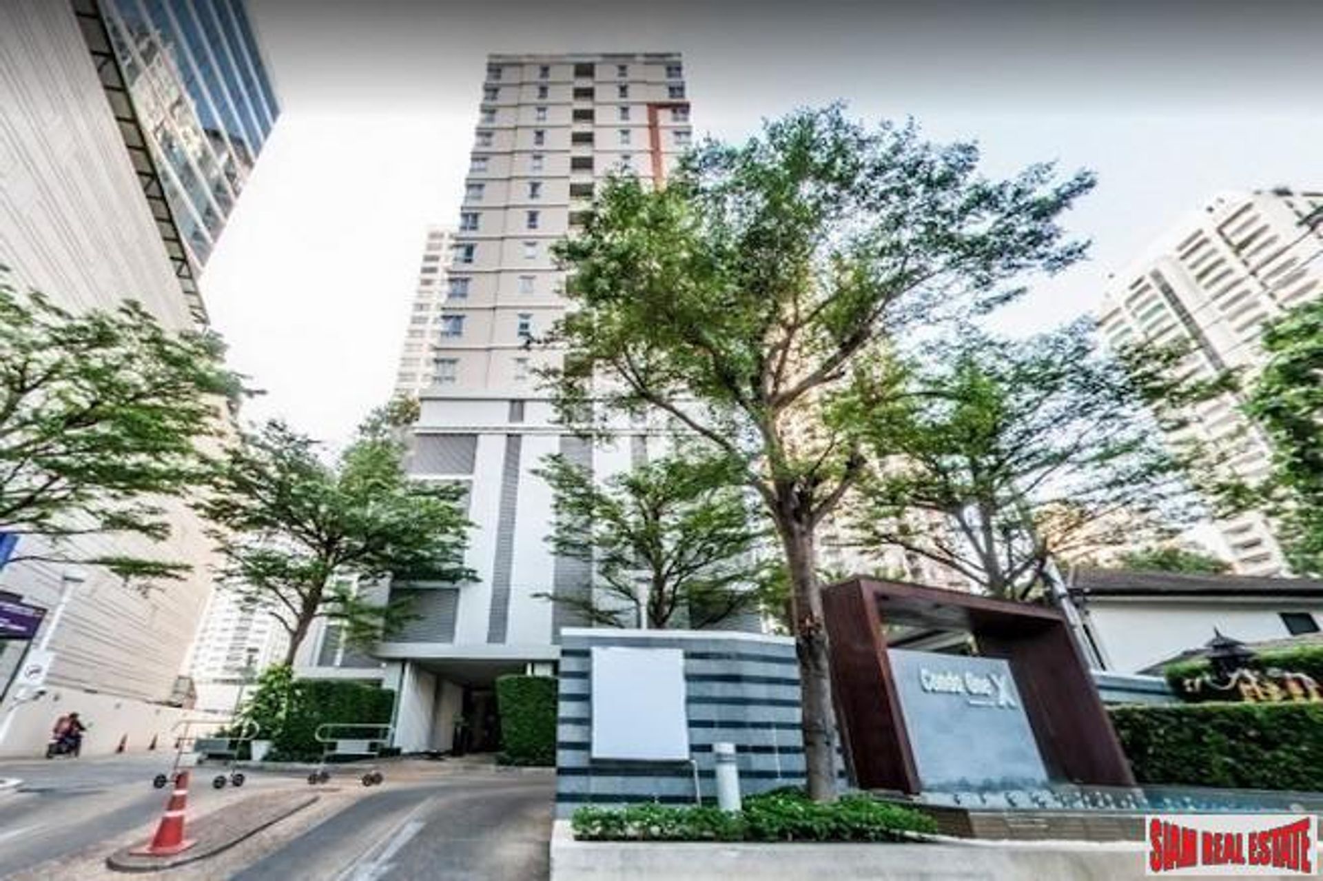 Condominium in Phrom Phong, Bangkok 10025400