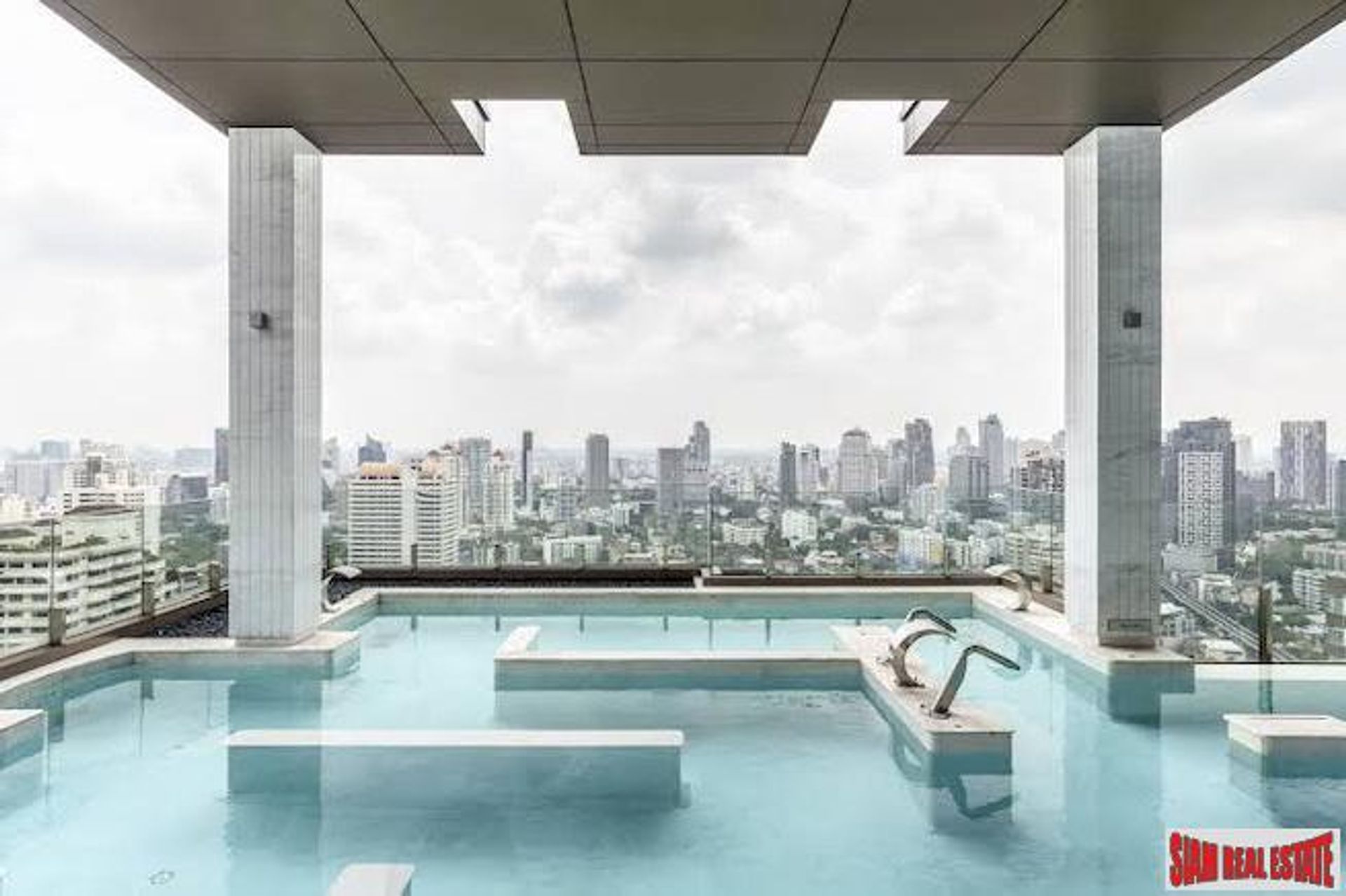 Condominium in Phrom Phong, Bangkok 10025404